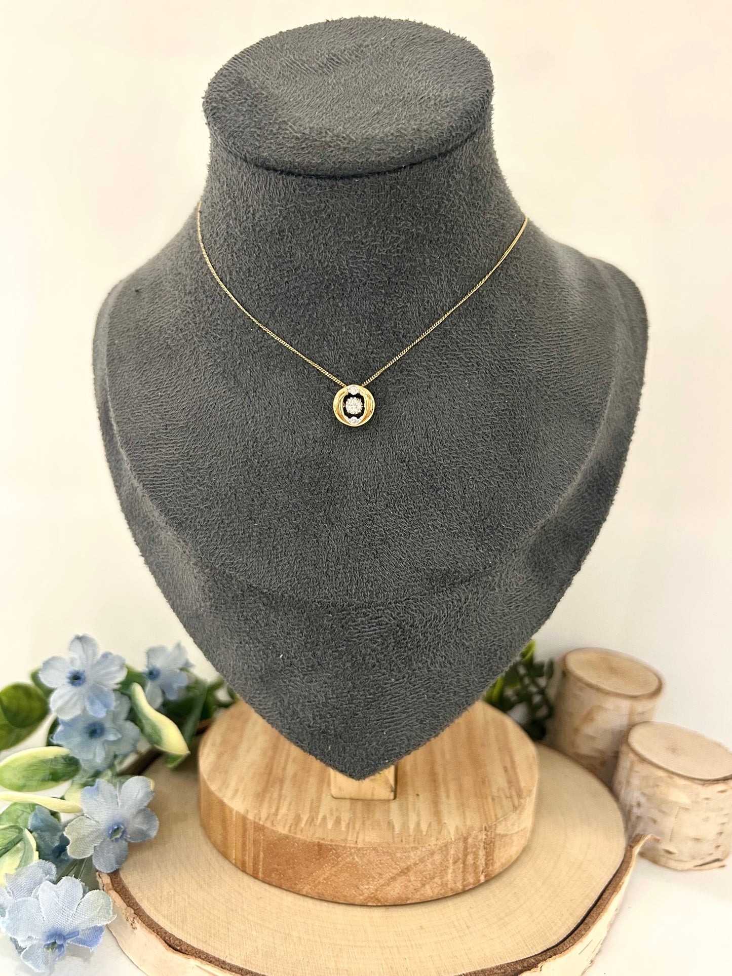 10k Yellow Gold 0.07ct Diamond Round Twinkle Pendant