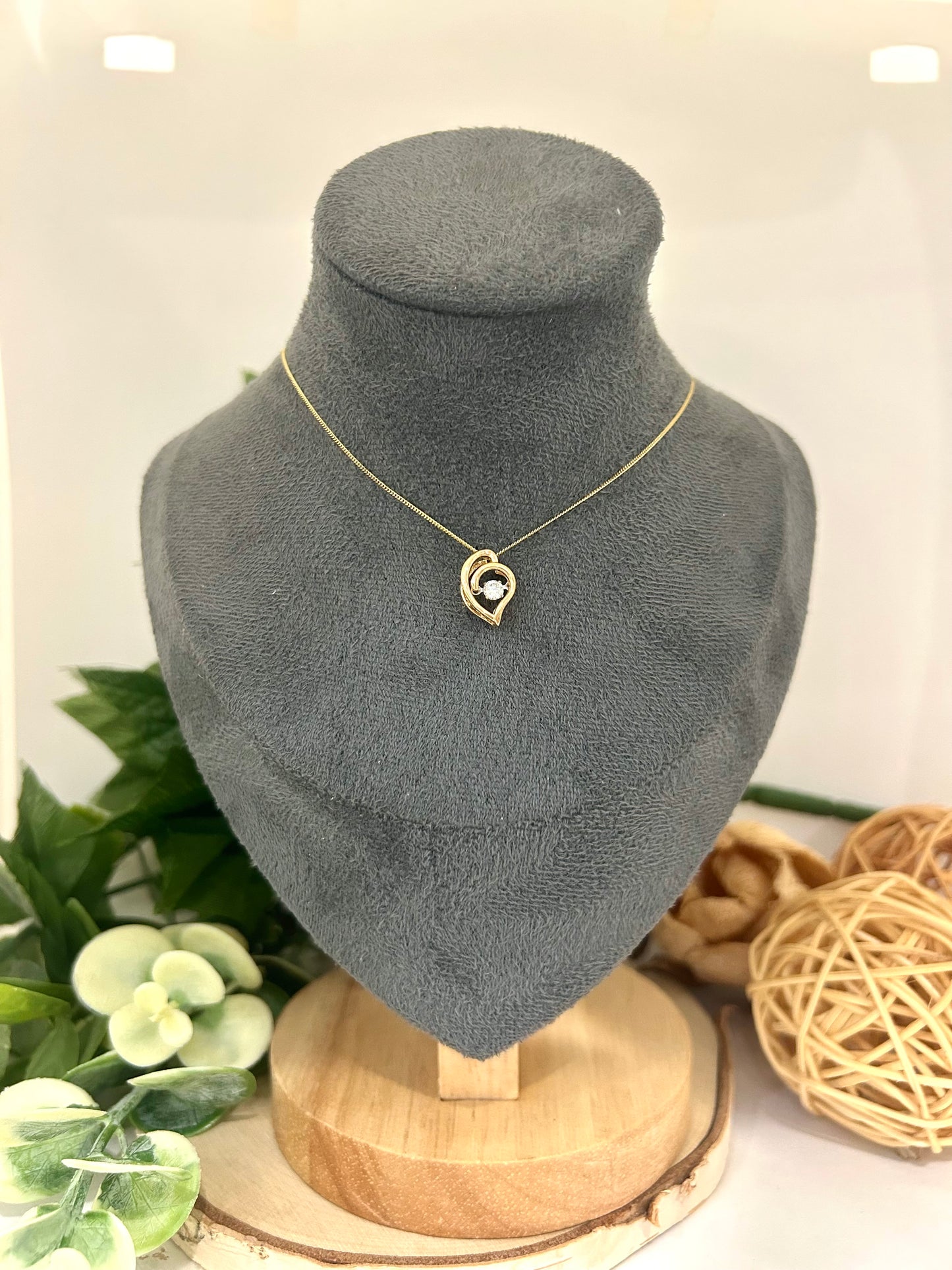 10k Gold 0.15ct Diamond Abstract Twinkle Pendant