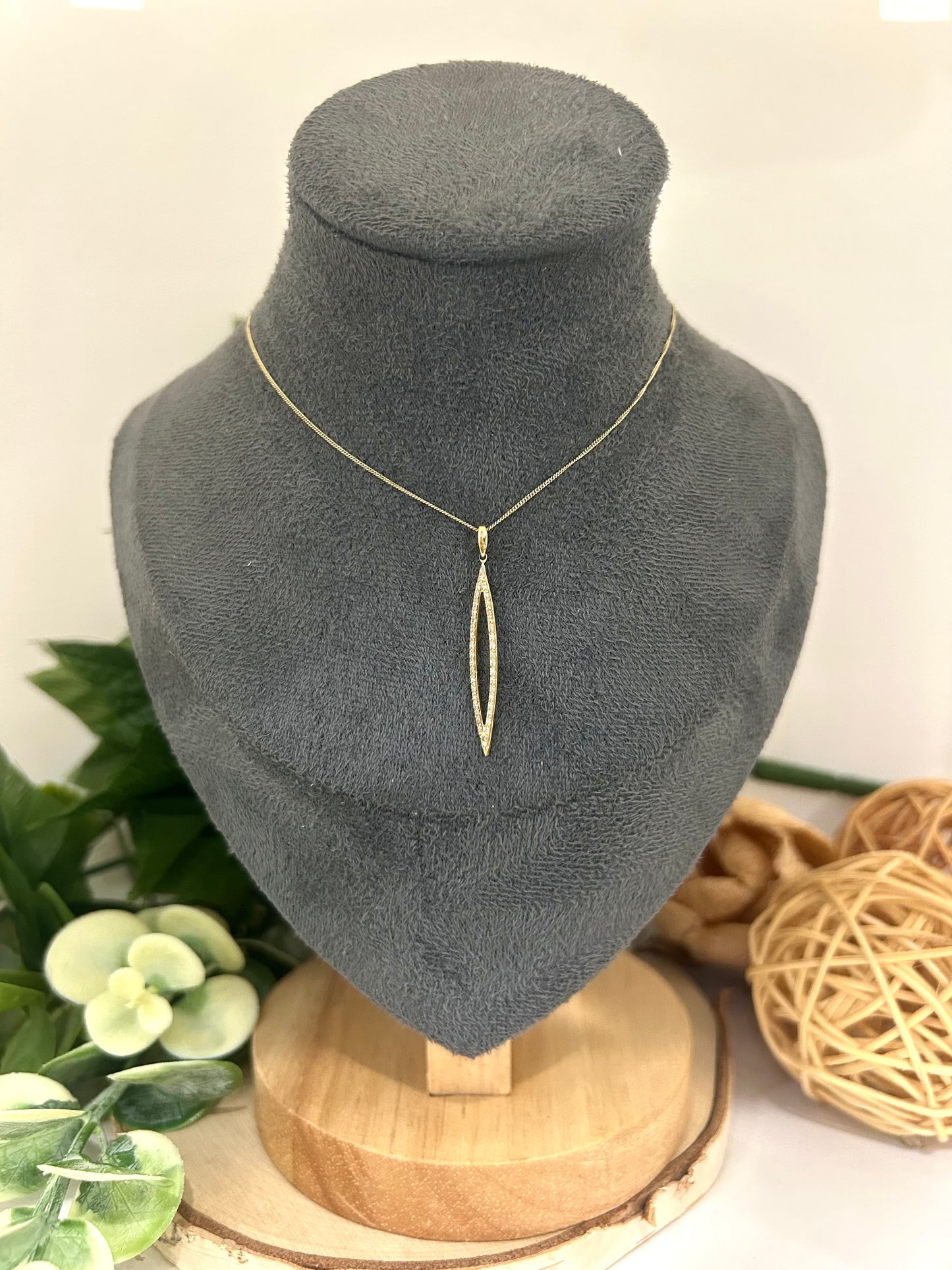 10k Yellow Gold 0.10ctw Diamond Marquise Shaped Pendant