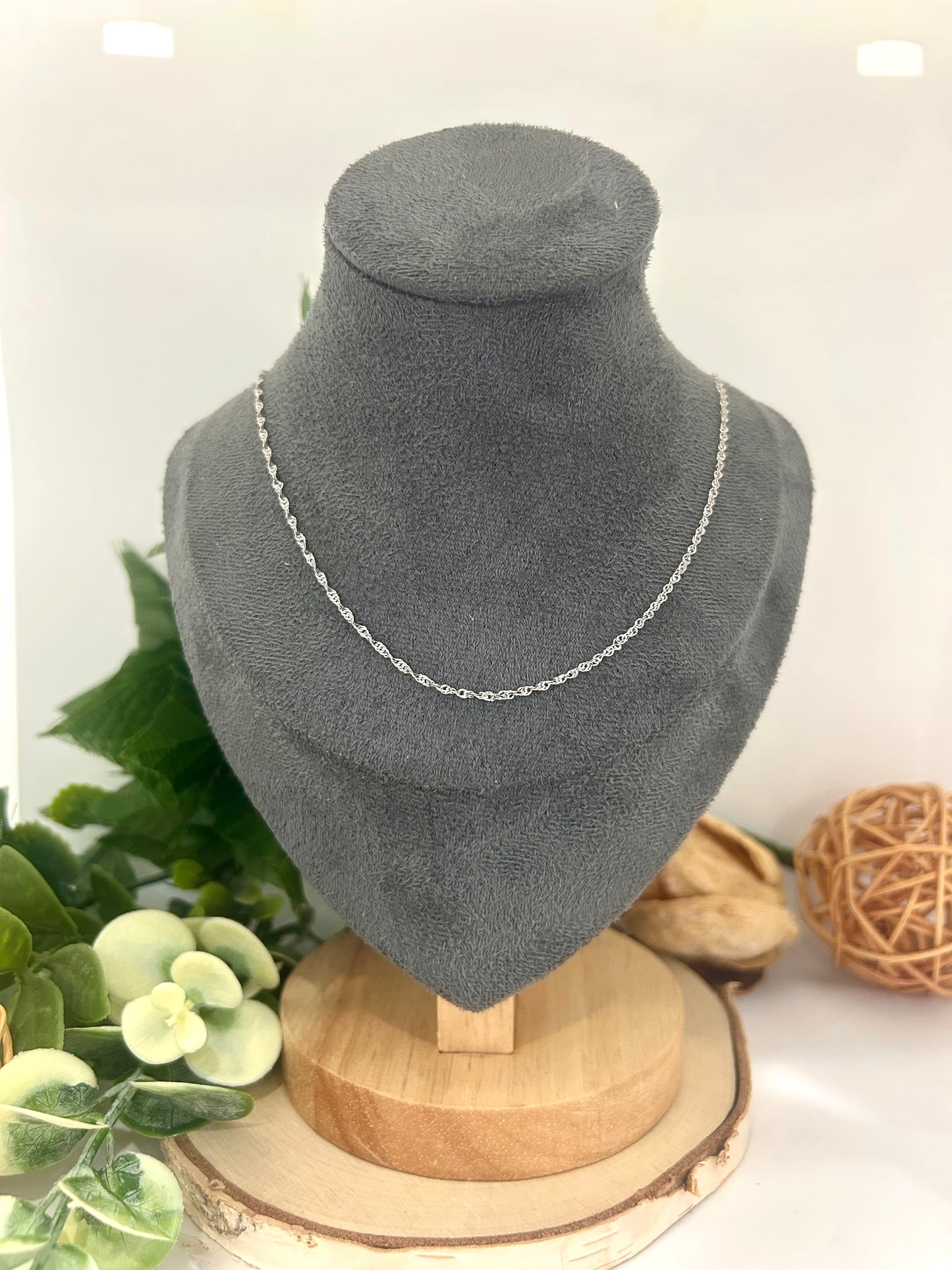 Women's 10k White Gold 1mm Singapore Chain
