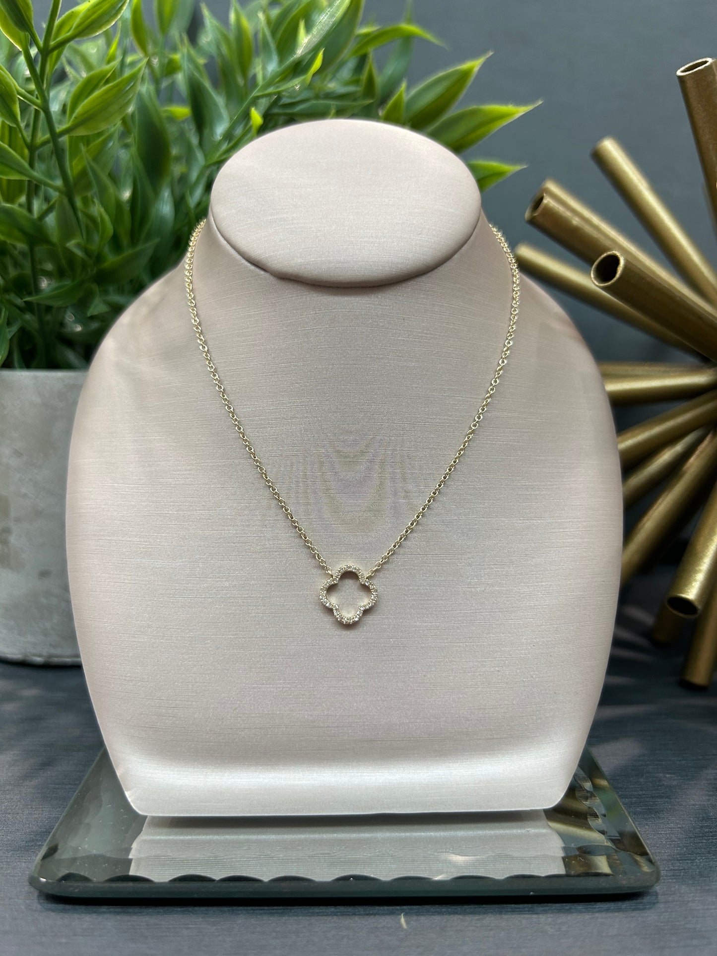 14k Gold 0.08ctw Diamond Clover Necklace