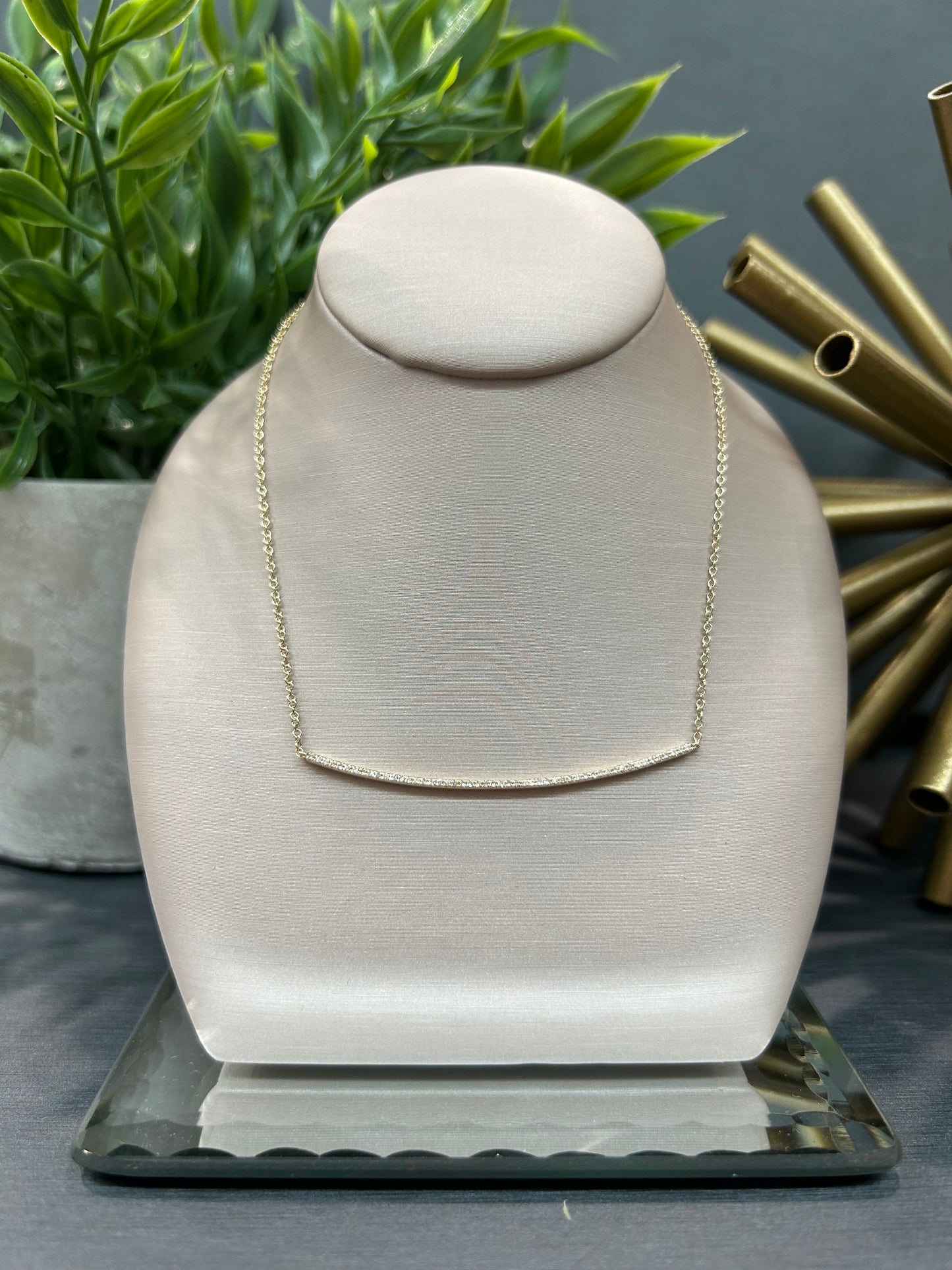 14k Yellow Gold 0.13ctw Diamond Curved Bar Necklace