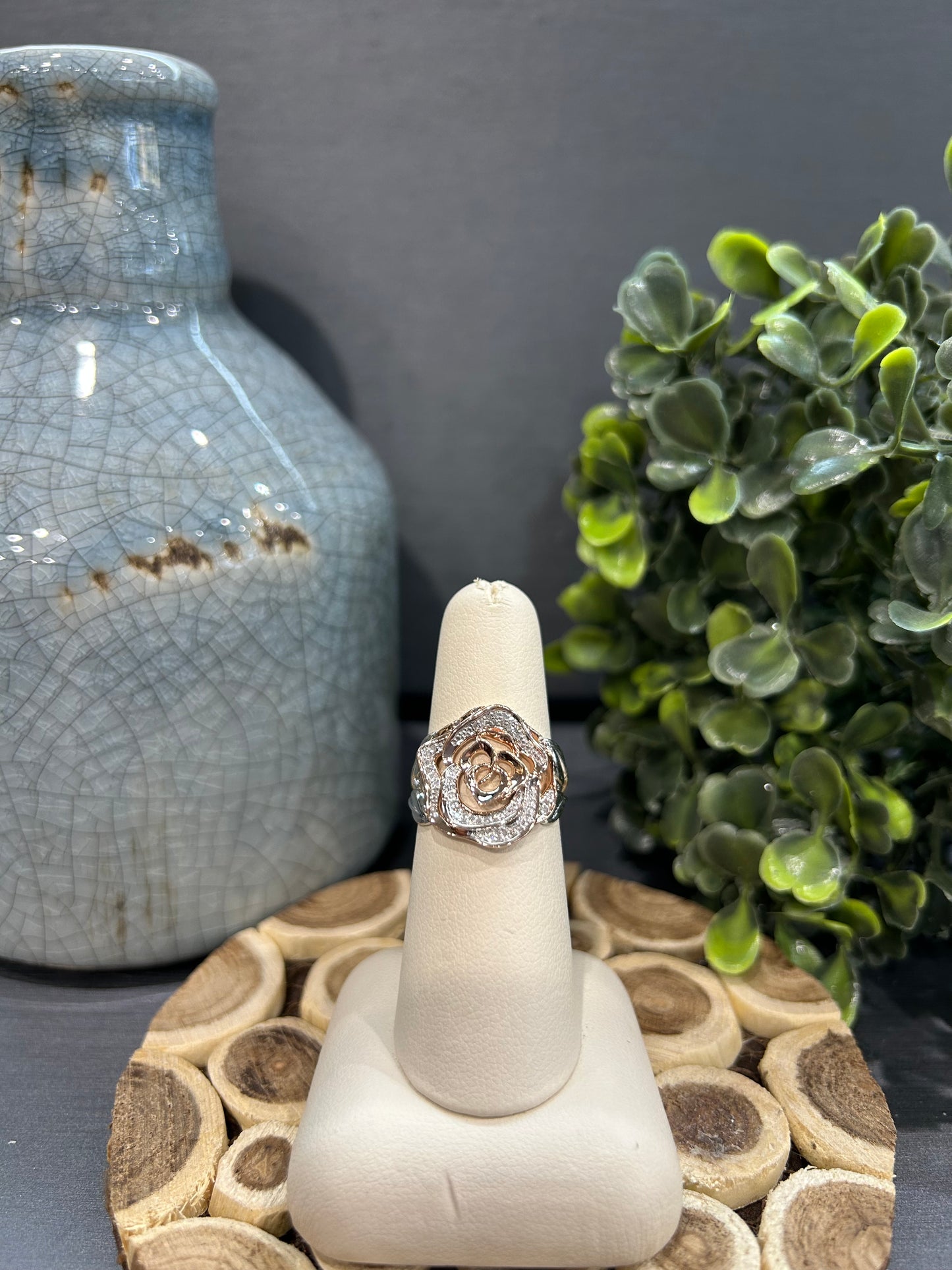 10k Rose Gold 0.09ctw Diamond Rose Ring