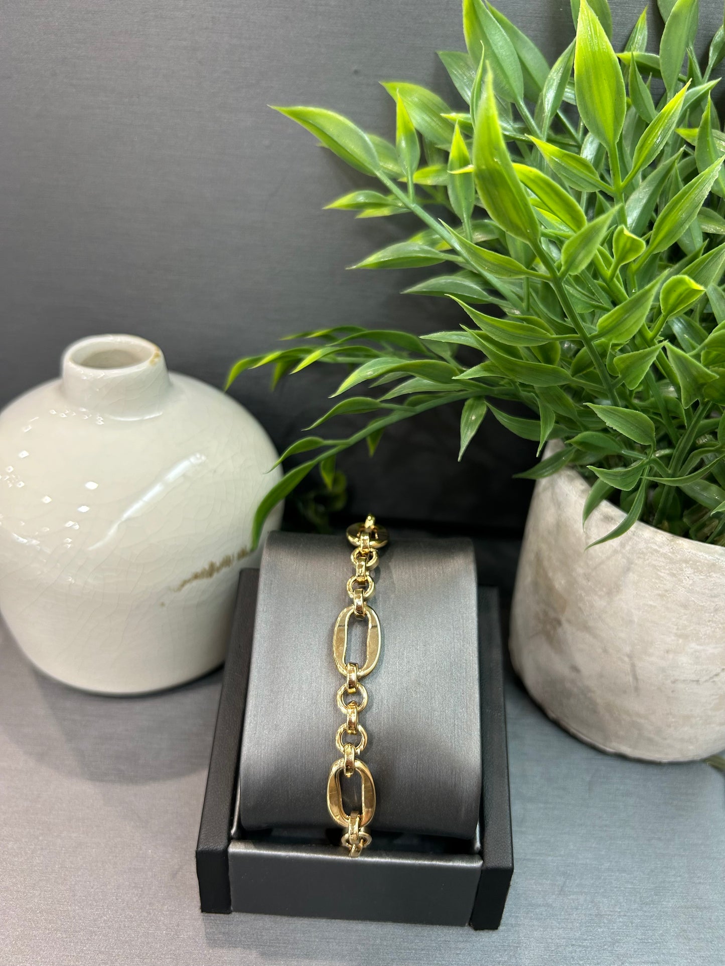 10k Yellow Gold Large Wavy Oval Link Bracelet