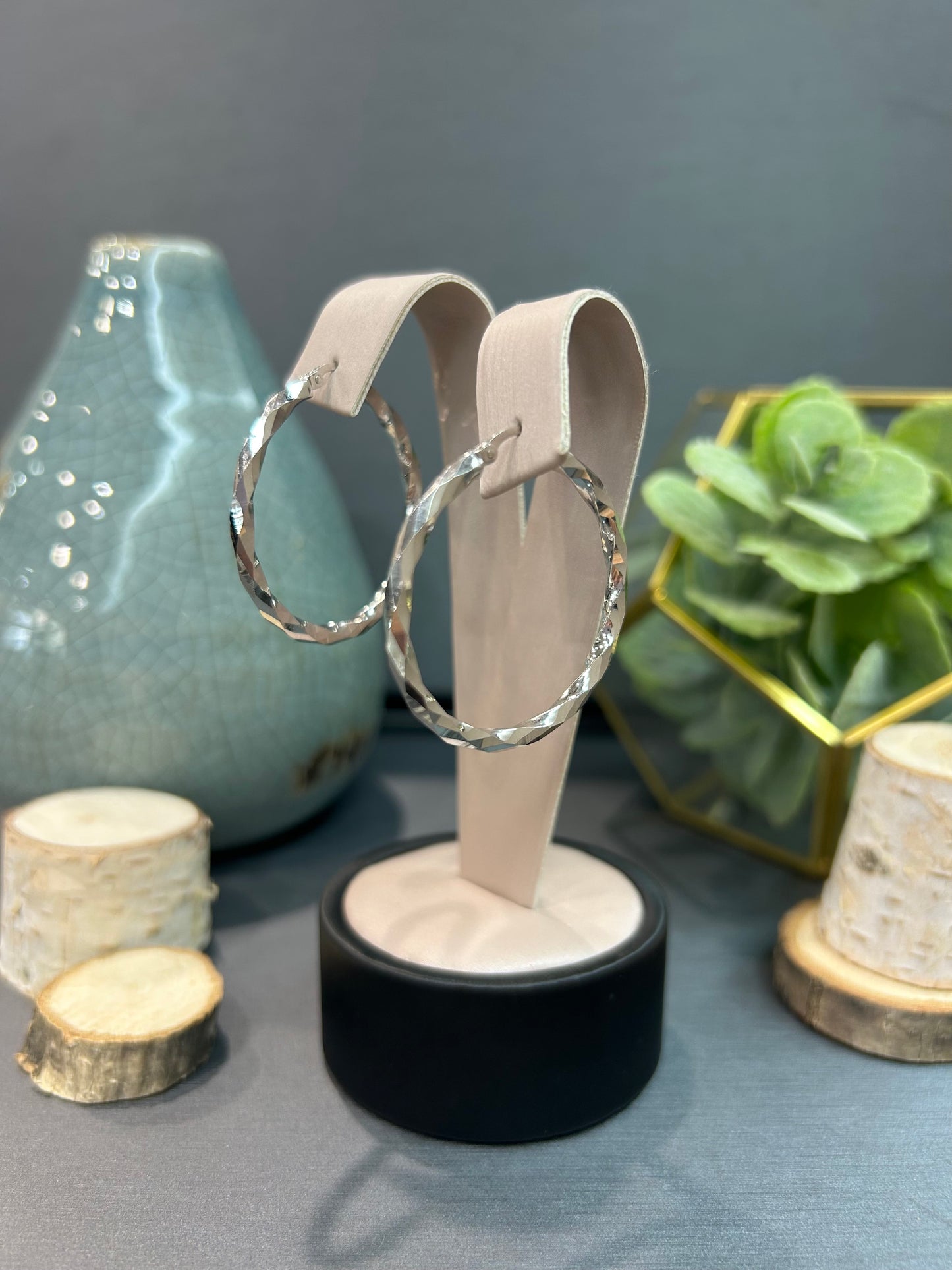 10k White Gold Round Edge Cut Hoop Earrings