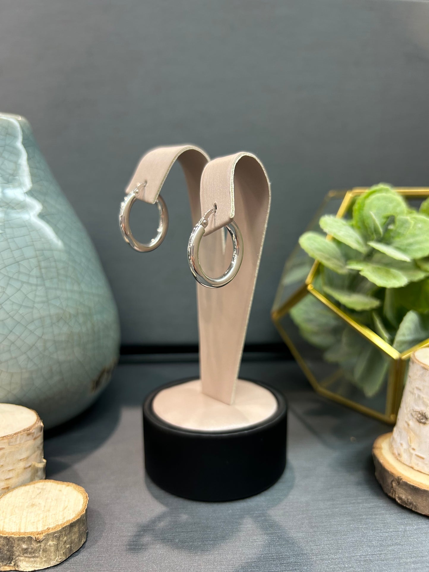 10k White Gold Polished Tube Hoop Earrings
