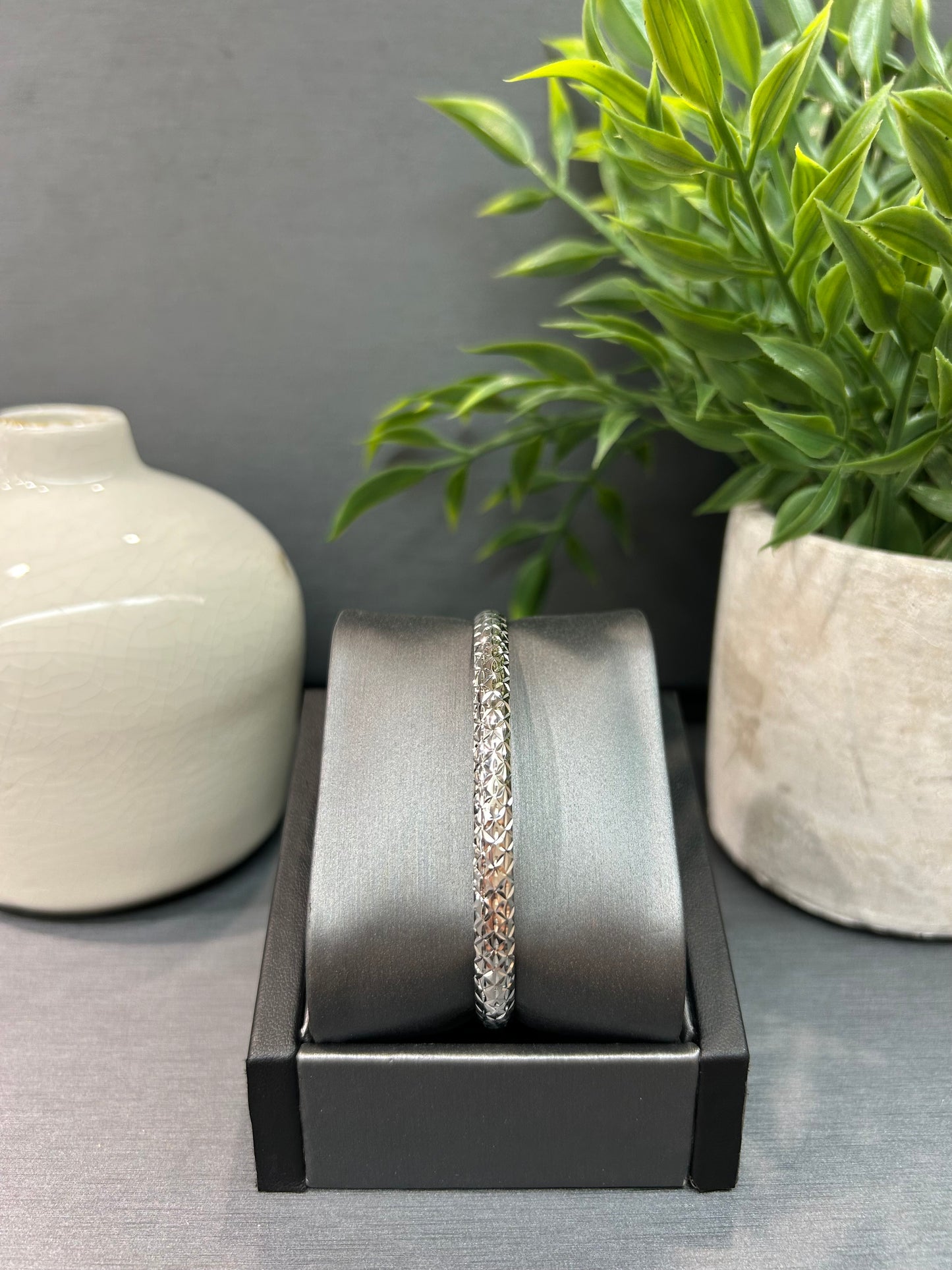 10k Gold Diamond Cut Thick Bangle with Clasp