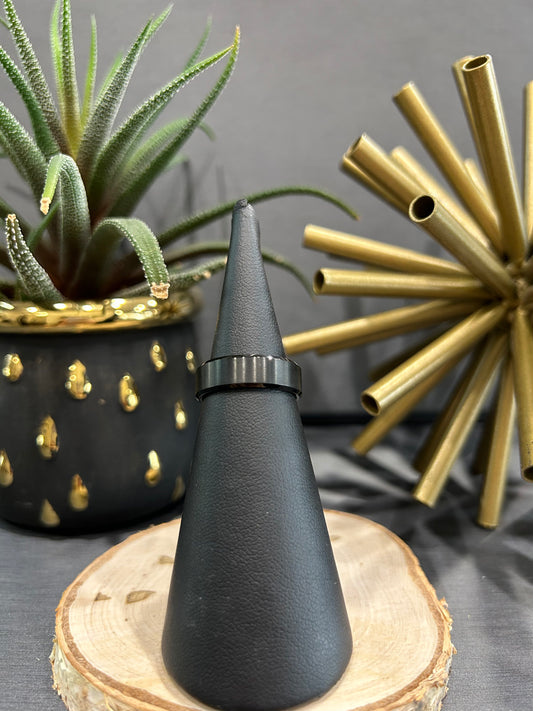 Tantalum 7mm Matte Black Center Malo Band