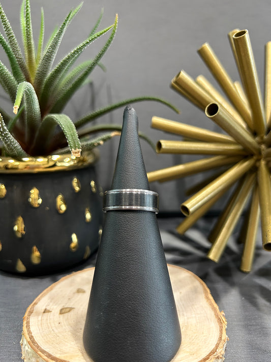 Tantalum 7mm Carbon Fiber Black Center Malo Band