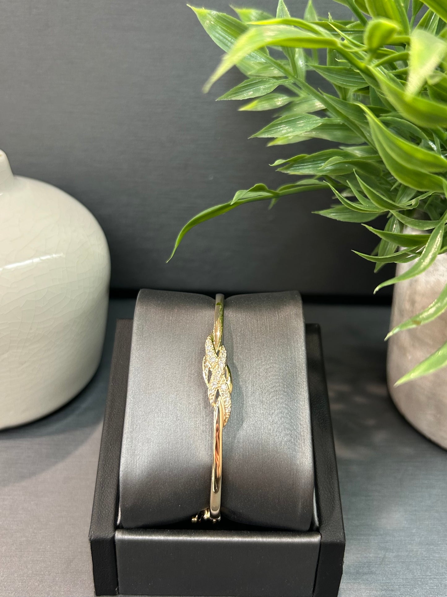 10k Yellow Gold 0.25ctw Diamond Braid Detail Bangle with Clasp