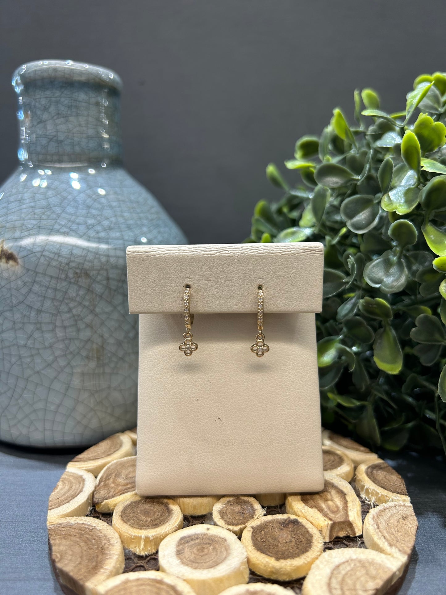 10k Yellow Gold 0.01ctw Diamond Dangle Flower Hoop Earrings