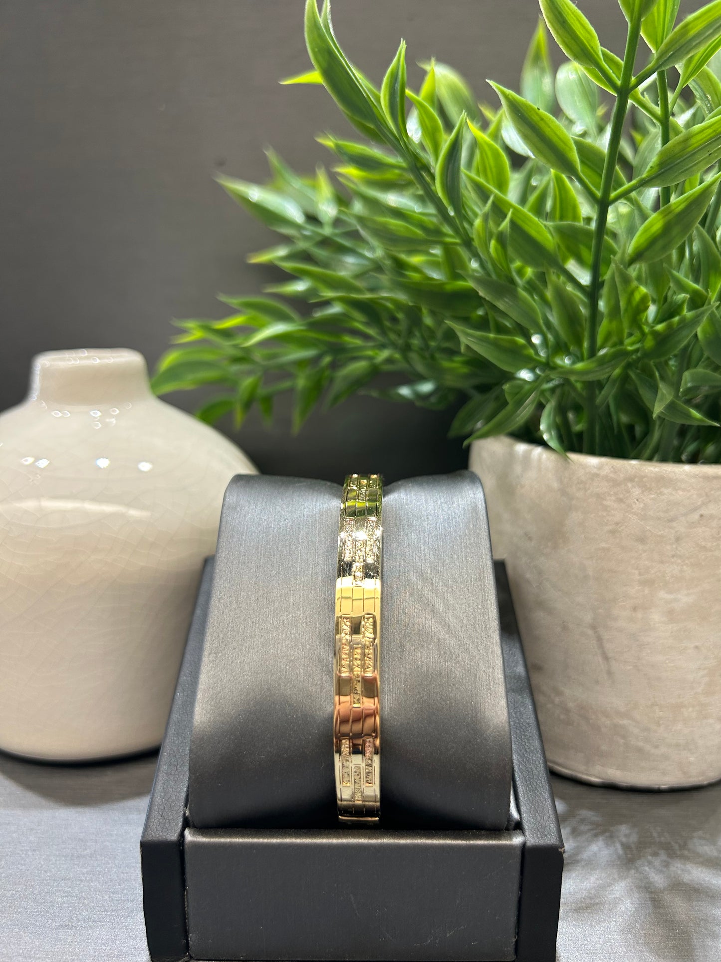 10k Yellow Gold Diamond Cut Accent Heavy Bangle with Clasp