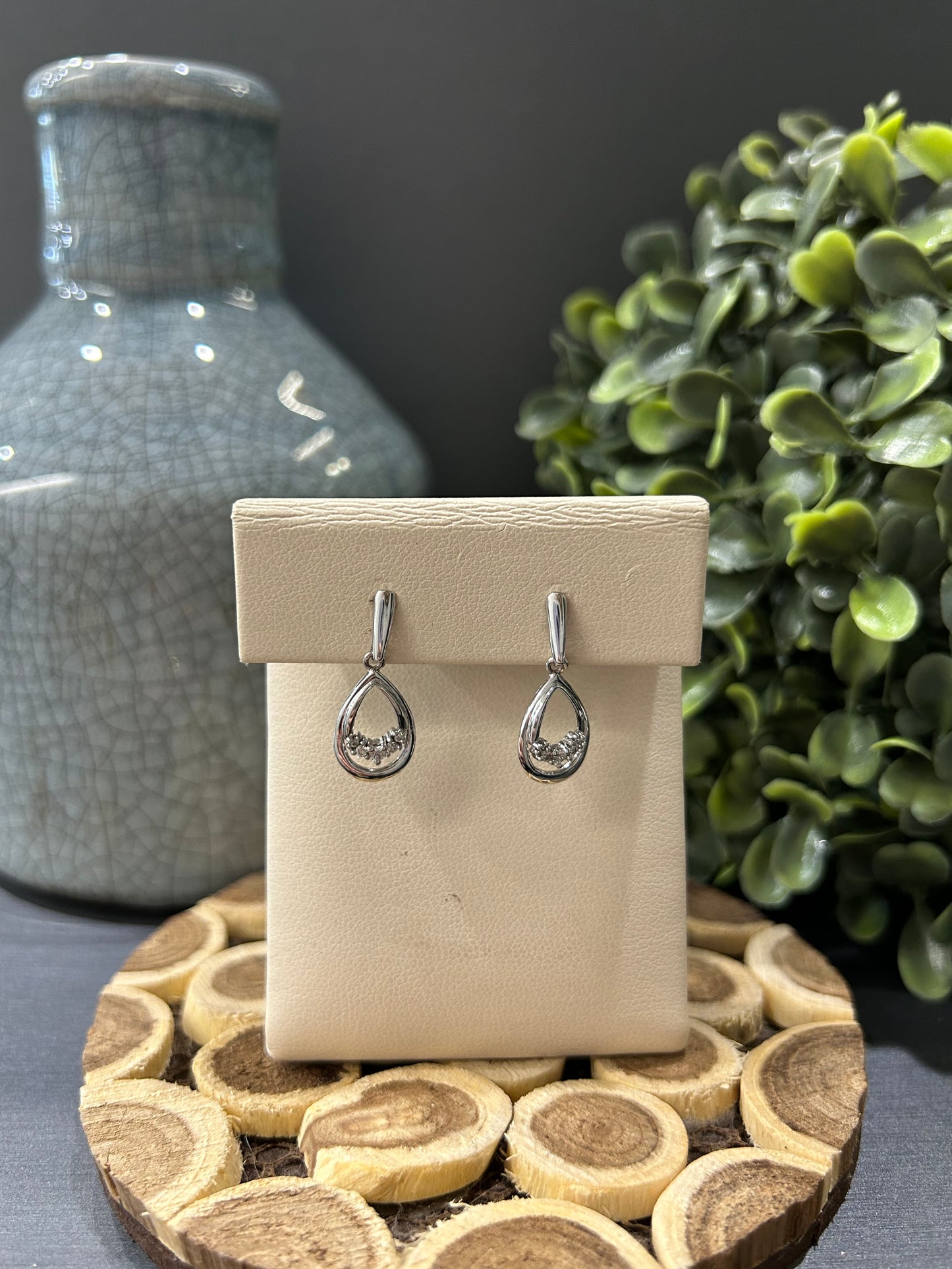 10k White Gold 0.05ctw Diamond Teardrop Dangle Stud Earrings