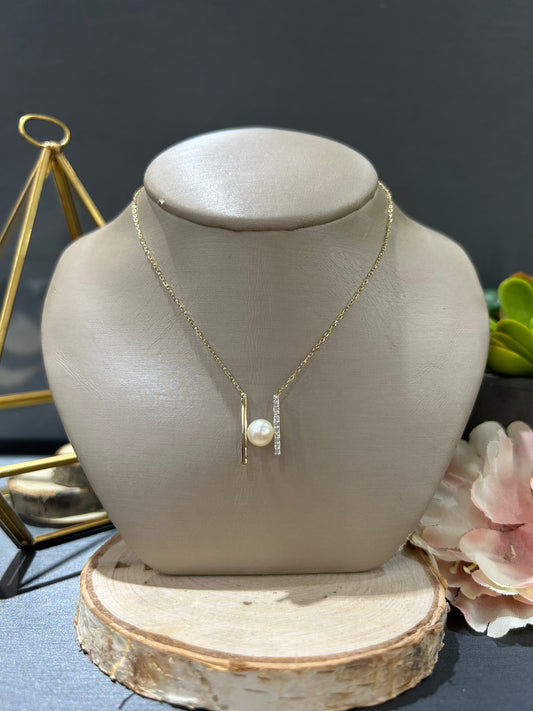 14k Yellow Gold 0.05ctw Diamond Double Bar Pearl Necklace