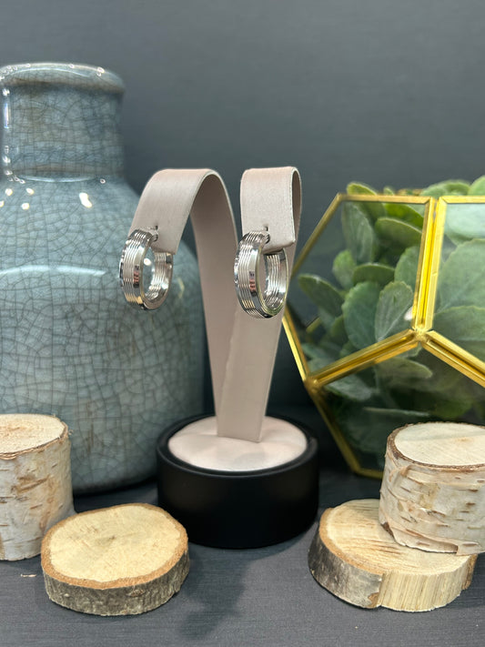 10k White Gold Line Detailing Hoop Earrings