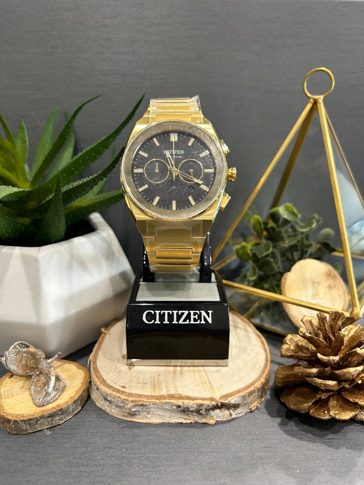 Men's Citizen Eco Drive Chronograph Watch Face with Metal Band