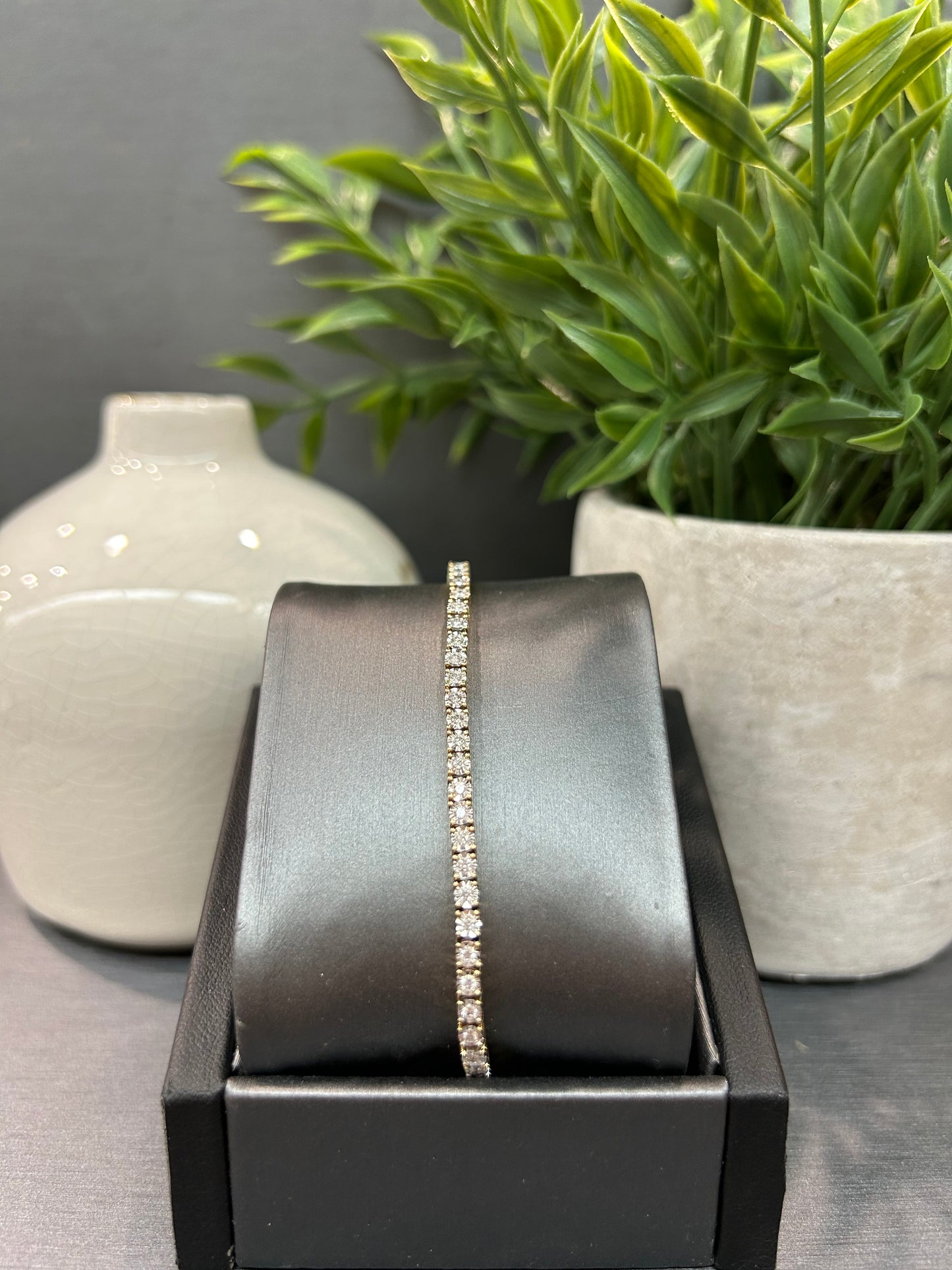 14k Gold 1.00ctw Diamond Illusion Tennis Bracelet