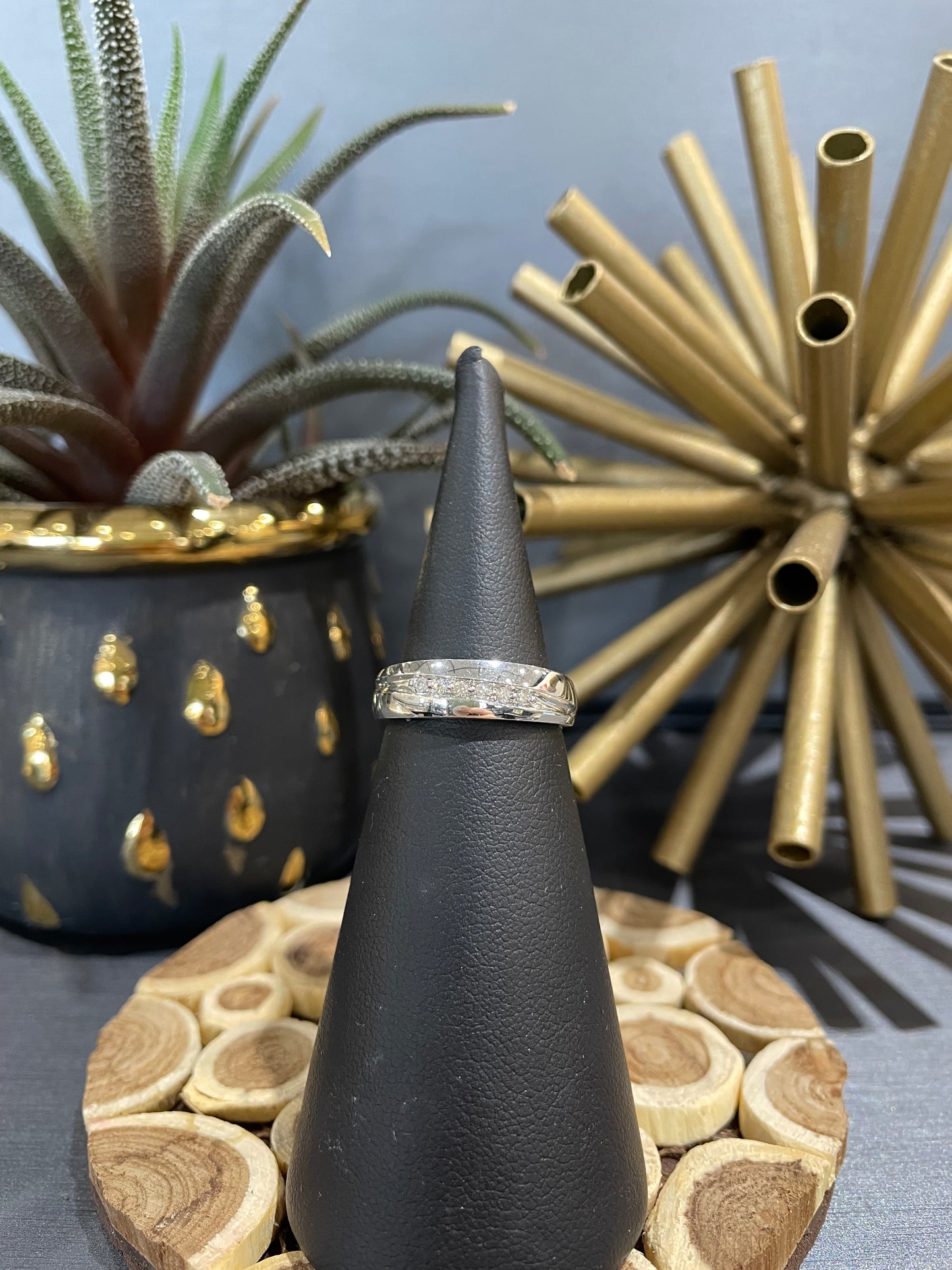 10k White Gold 0.14ctw Channel Band