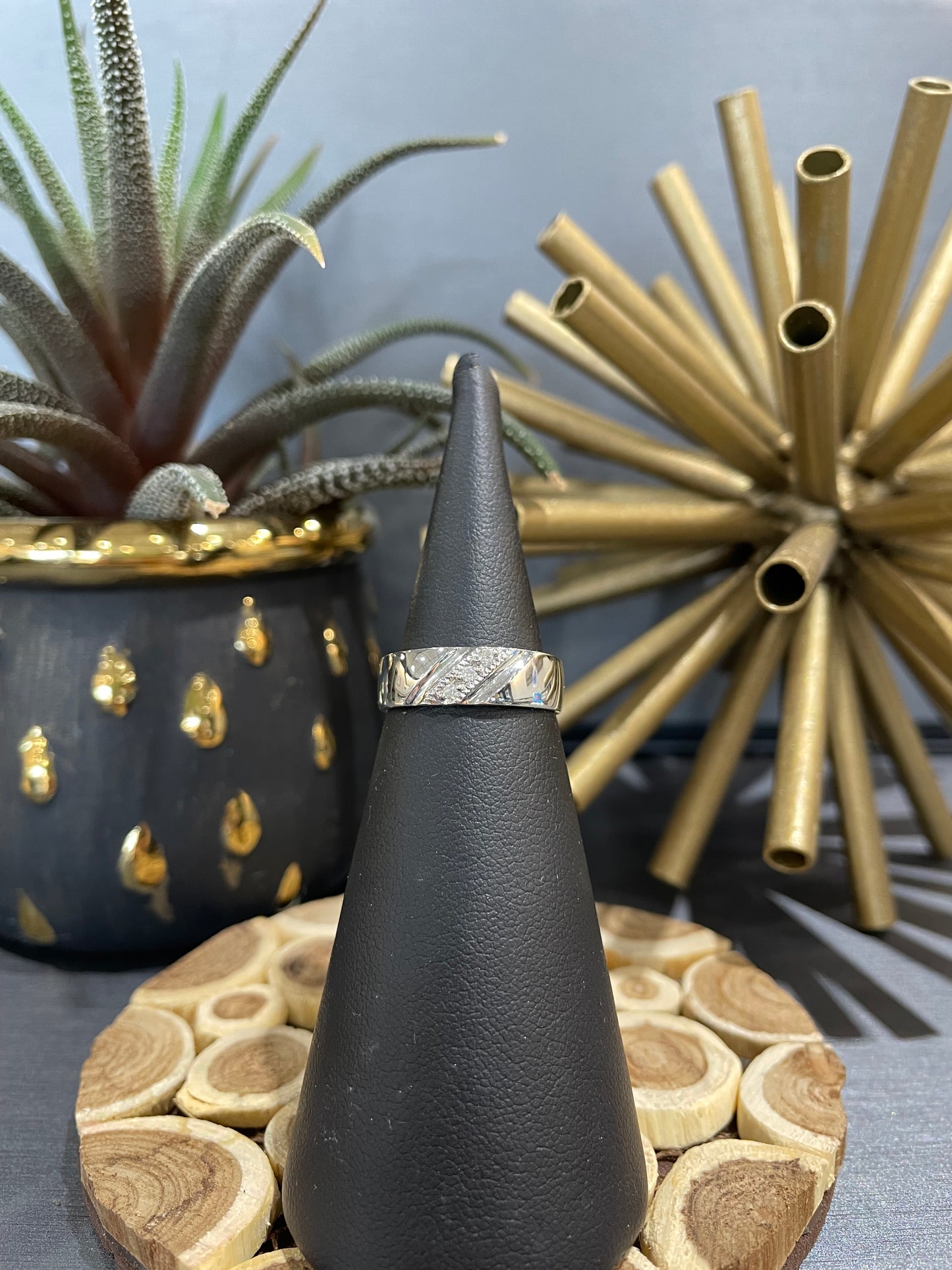 10k White Gold 0.07ctw Three Stone Band