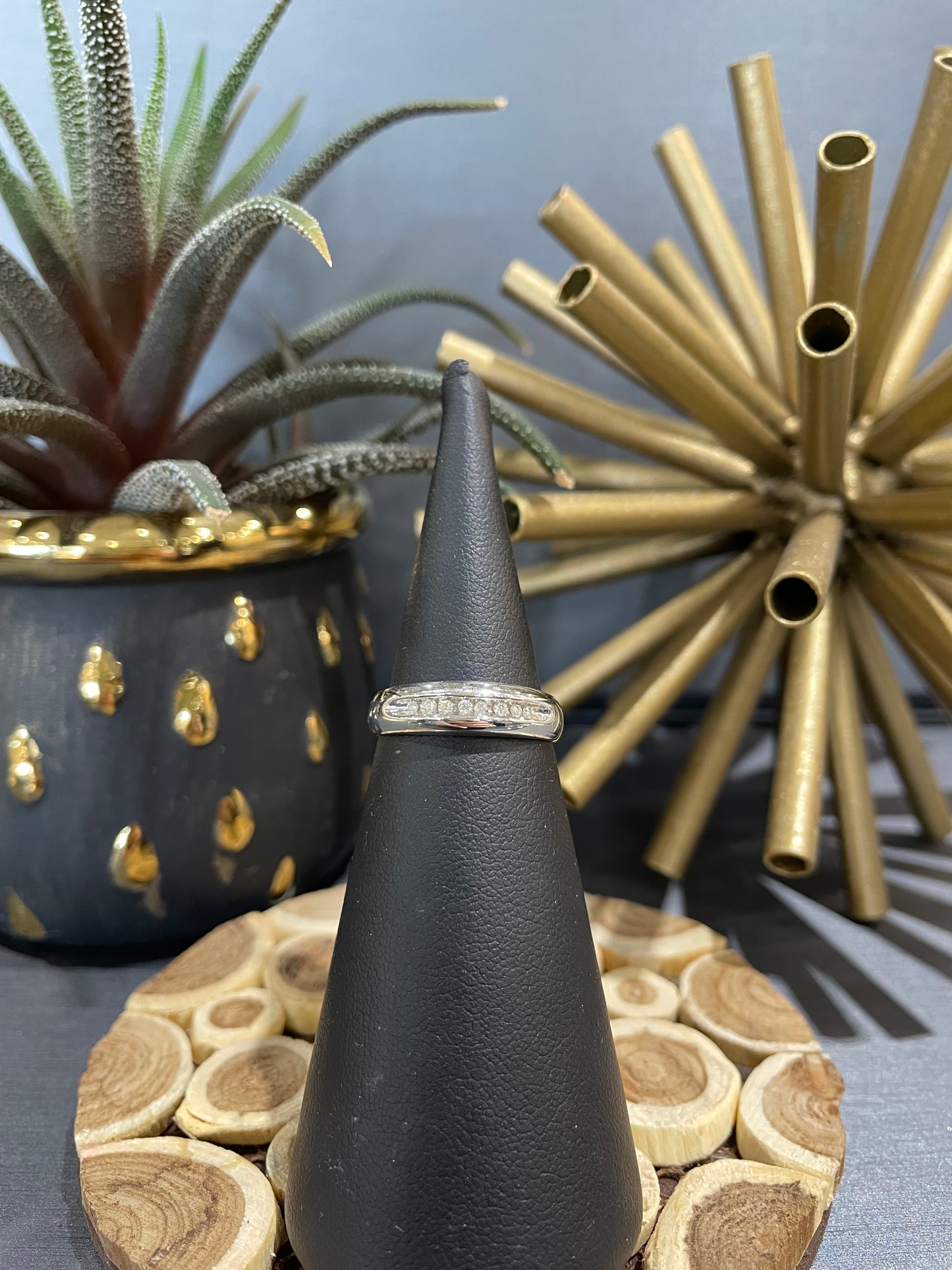 14k White Gold 0.25ctw Diamond Channel Band