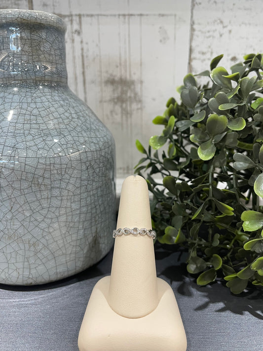 10k Gold 0.15ctw Diamond Infinity Style Band