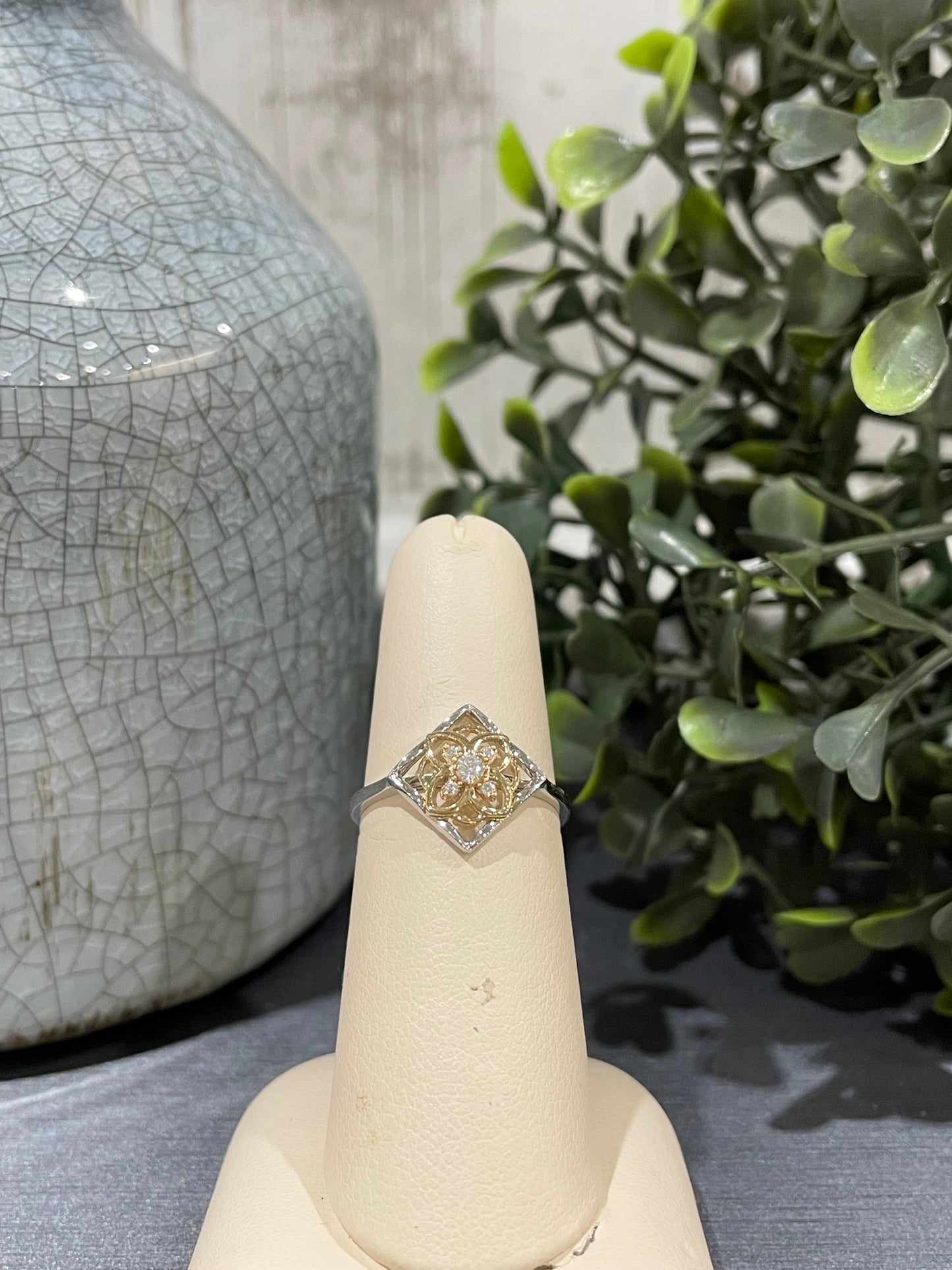 10k Two-Tone 0.05ct Diamond Clover Ring