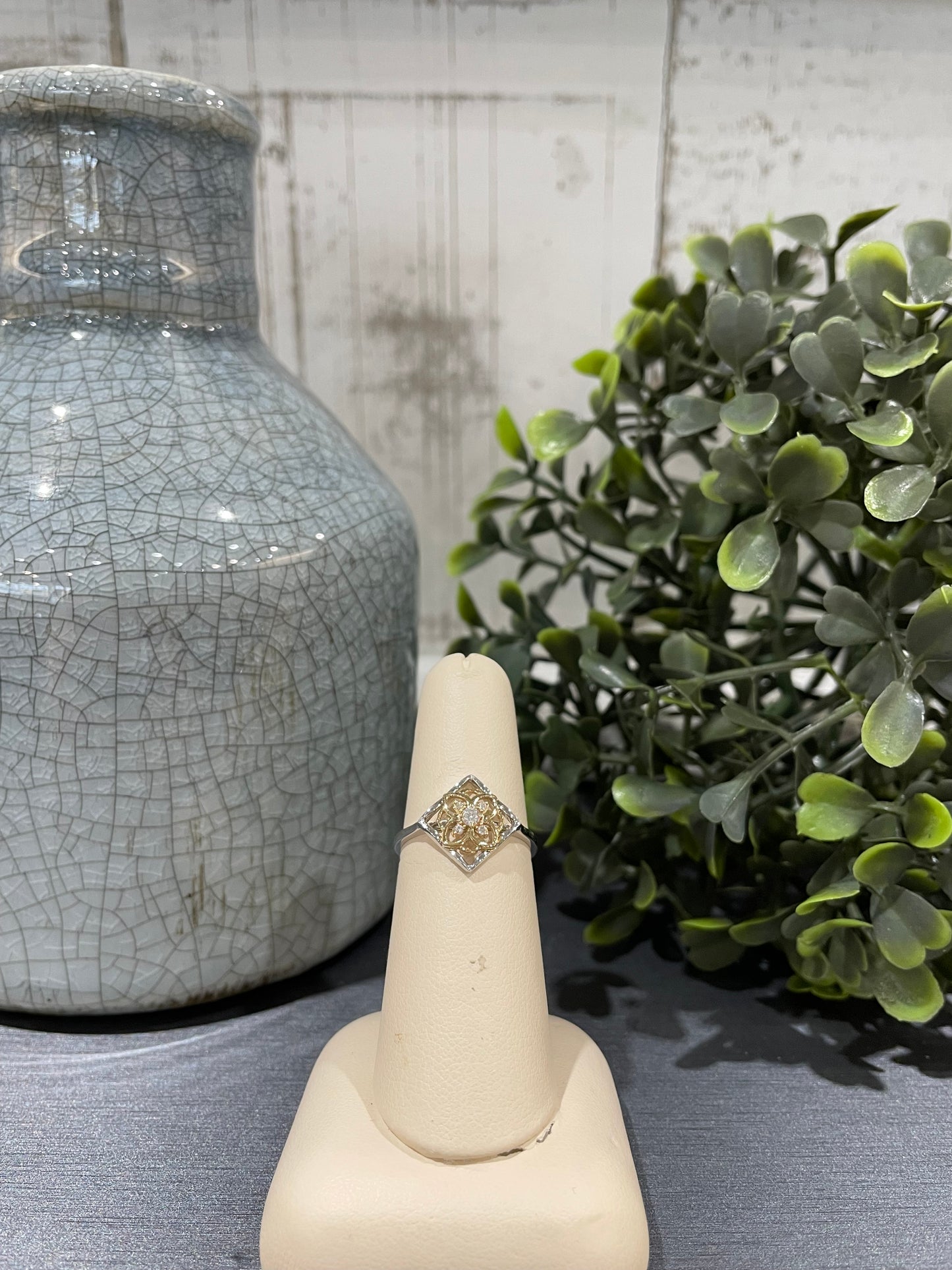 10k Two-Tone 0.05ct Diamond Clover Ring