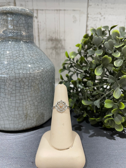 10k Two-Tone .025ctw Diamond Round Design Ring