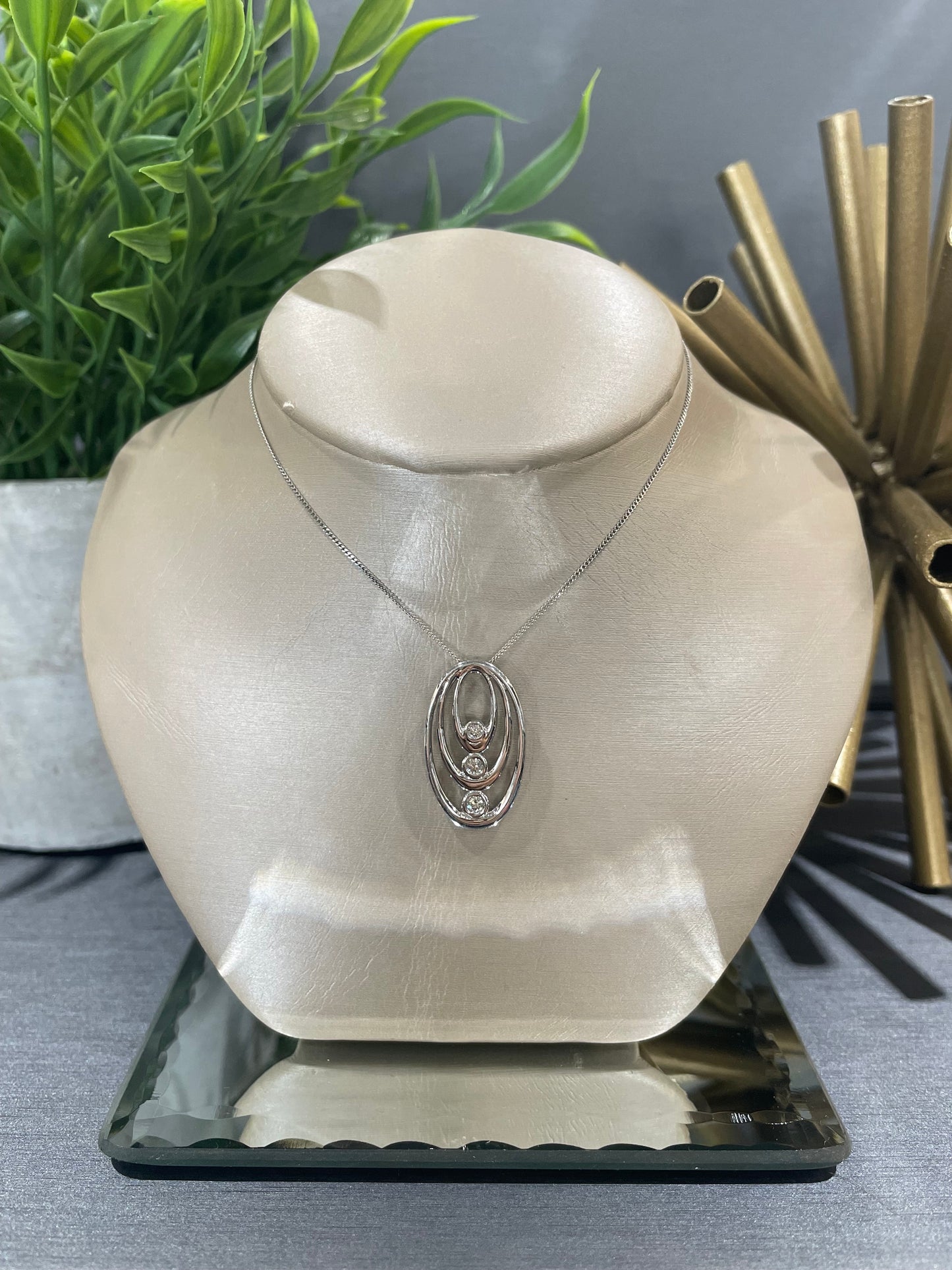 10k White Gold 0.15ctw Diamond Triple Overlap Pendant
