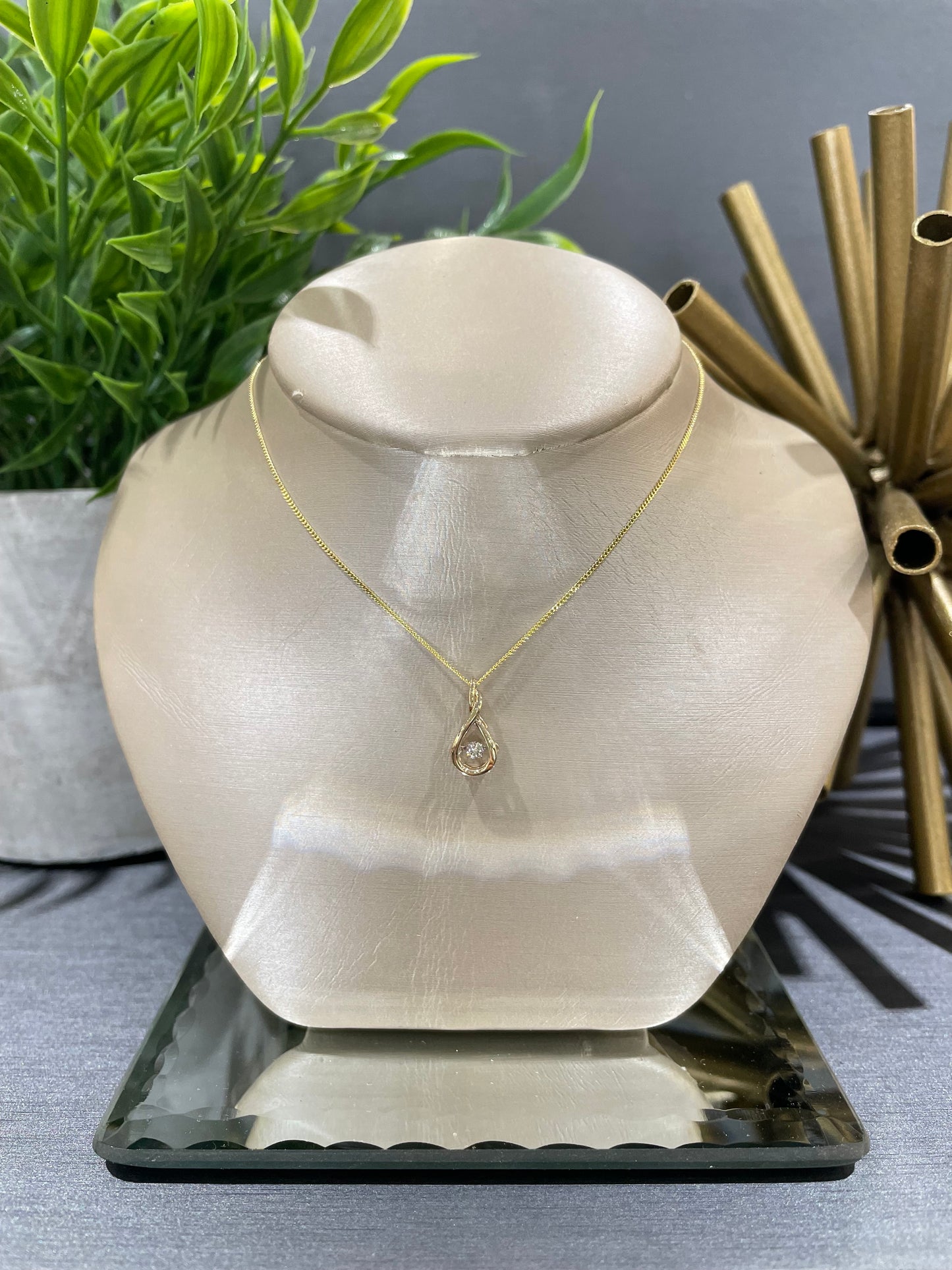 10k Gold 0.04ct Diamond Teardrop Twinkle Pendant