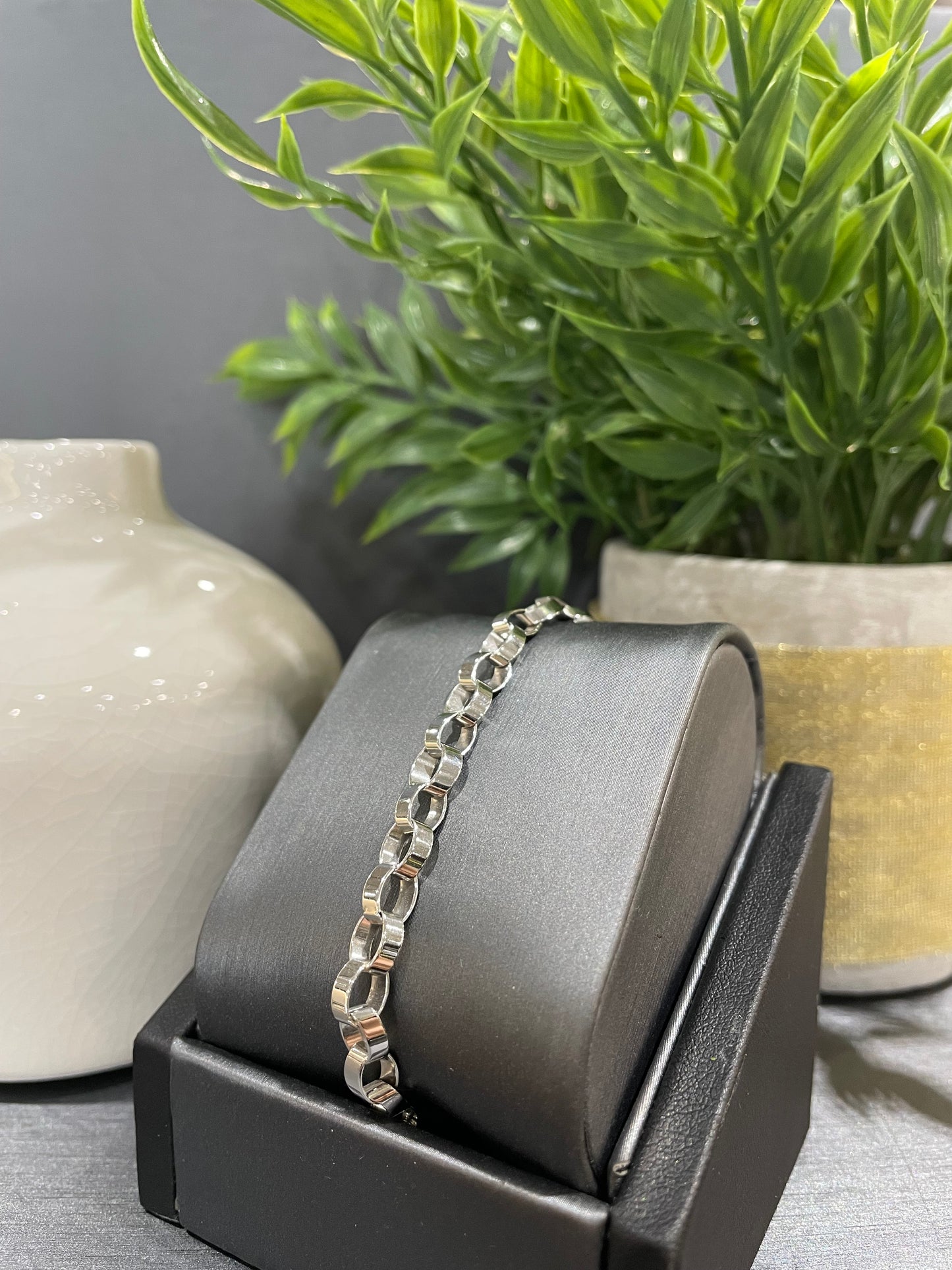 10k White Gold Loop Link Bracelet