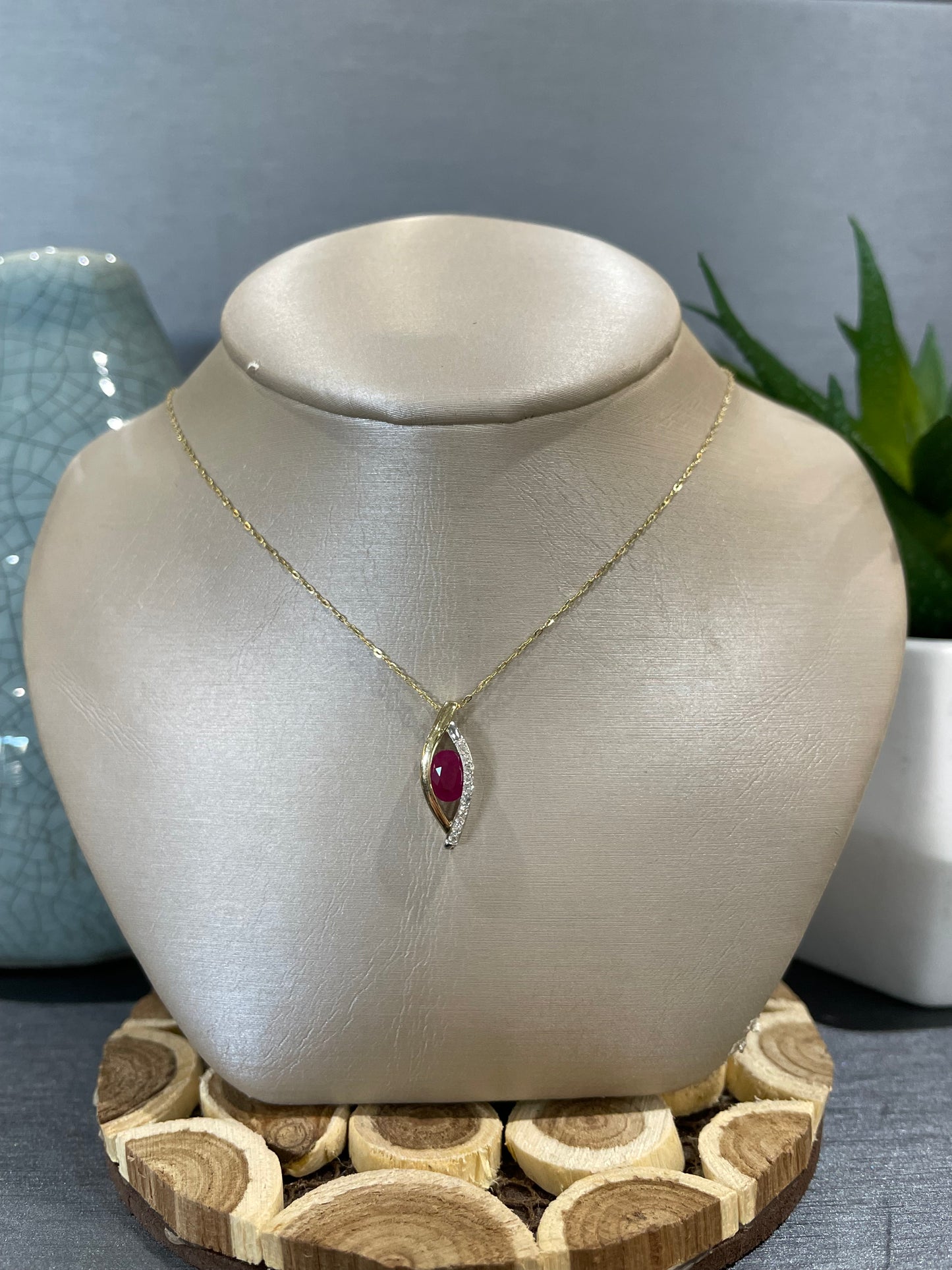 10k Yellow Gold Oval Ruby Eye Pendant