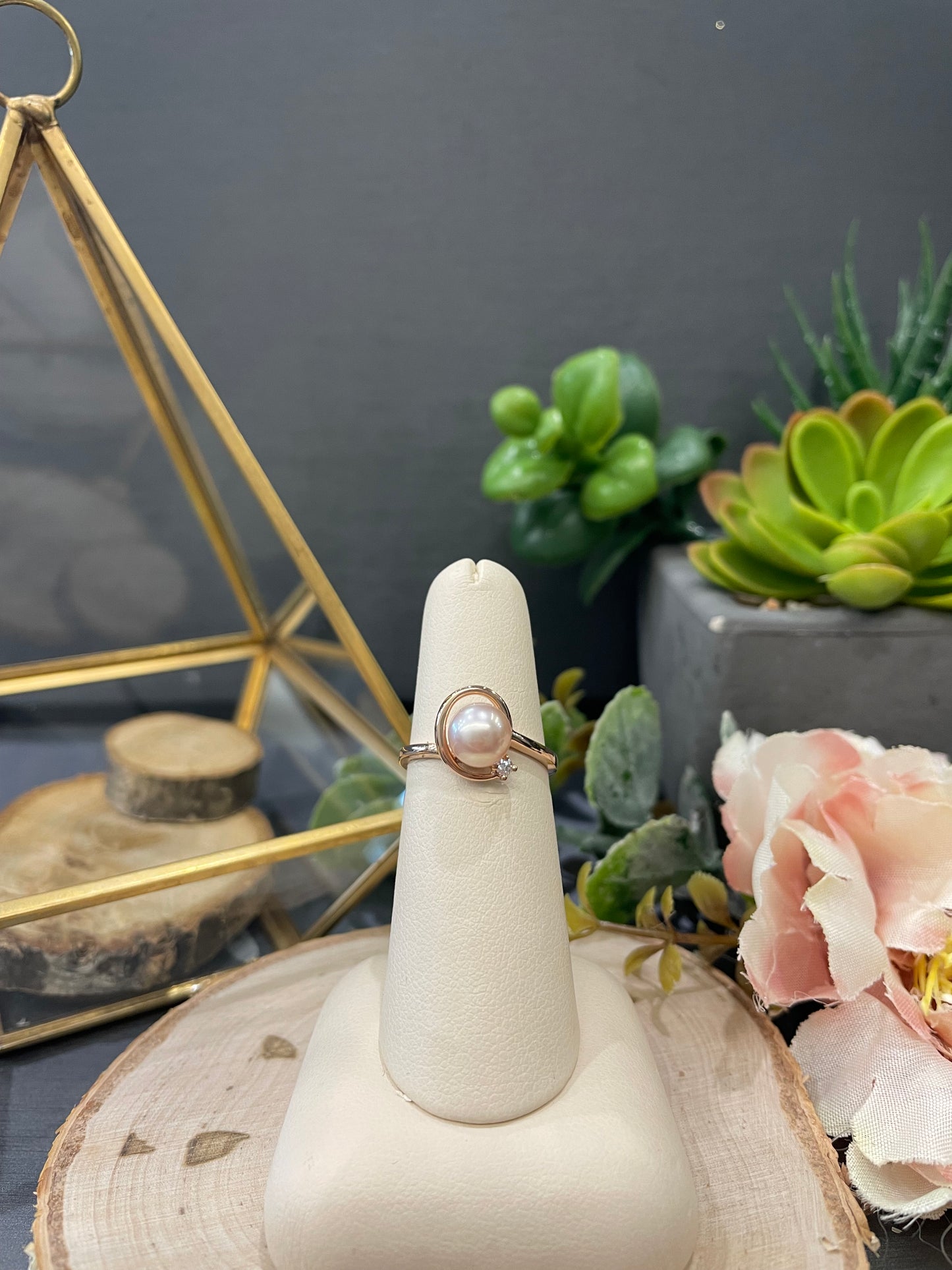 10k Rose Gold 0.03ct Diamond Pearl Ring