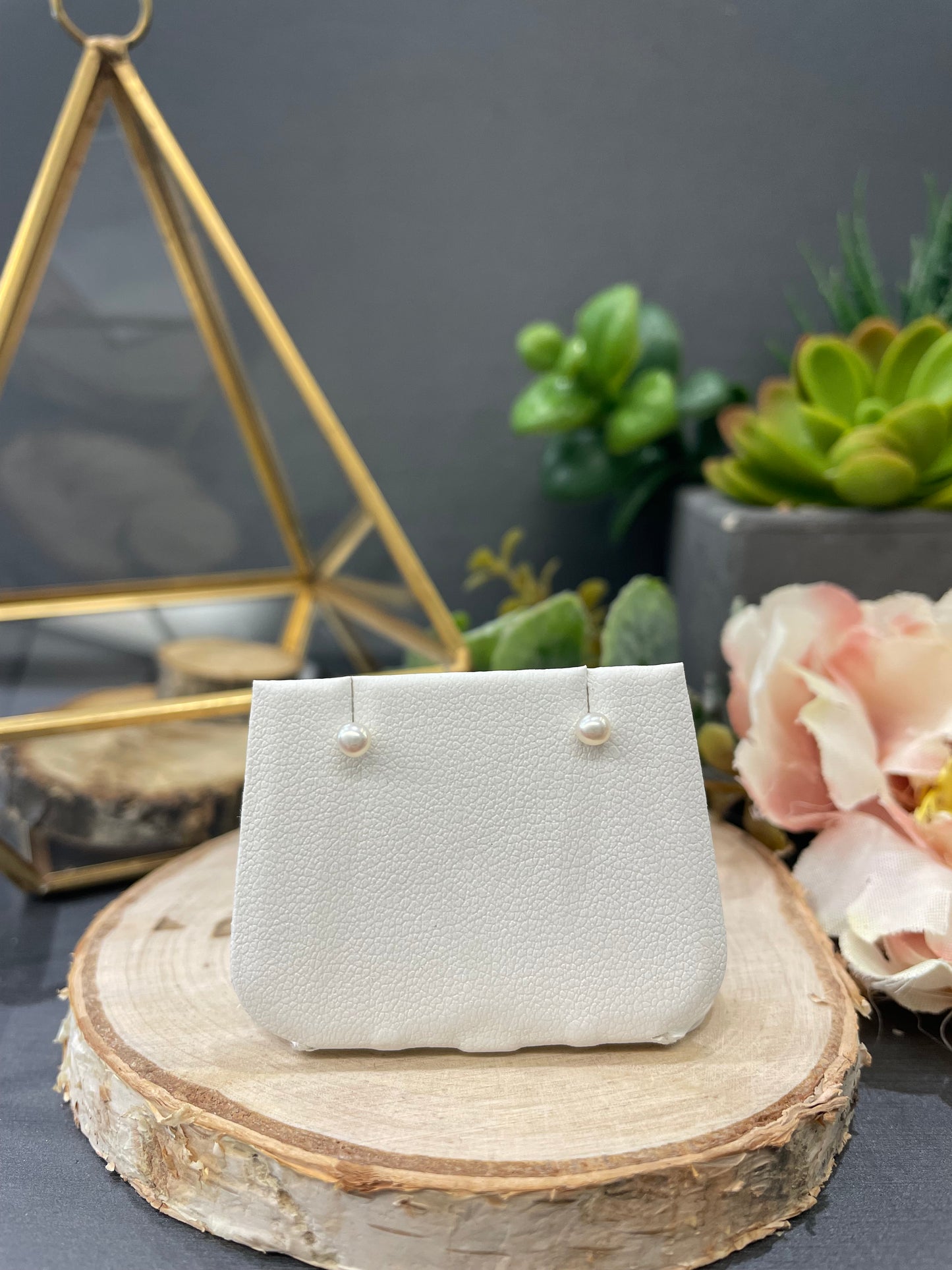 14k Yellow Gold White Cultured Pearl Stud Earrings