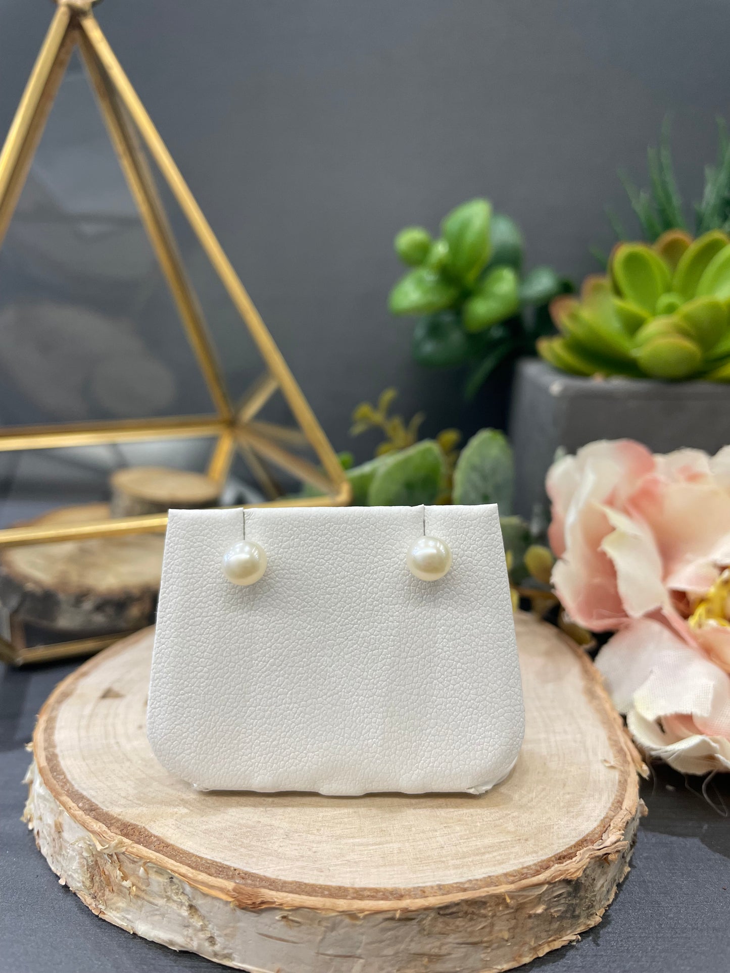 14k Yellow Gold White Cultured Pearl Stud Earrings