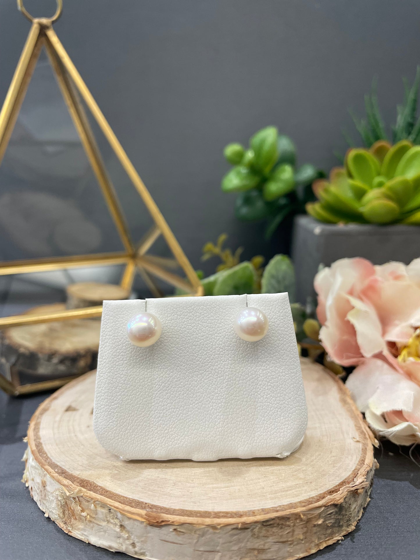 14k Yellow Gold White Cultured Pearl Stud Earrings