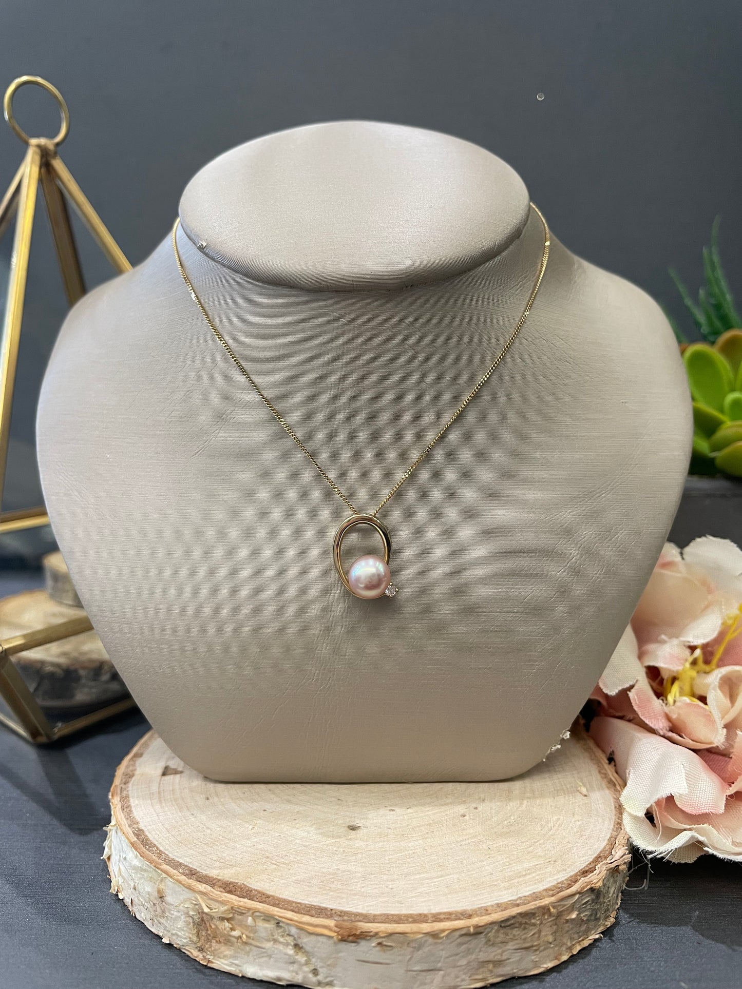 10k Gold 0.03ct Diamond Fresh Water Pearl Pendant