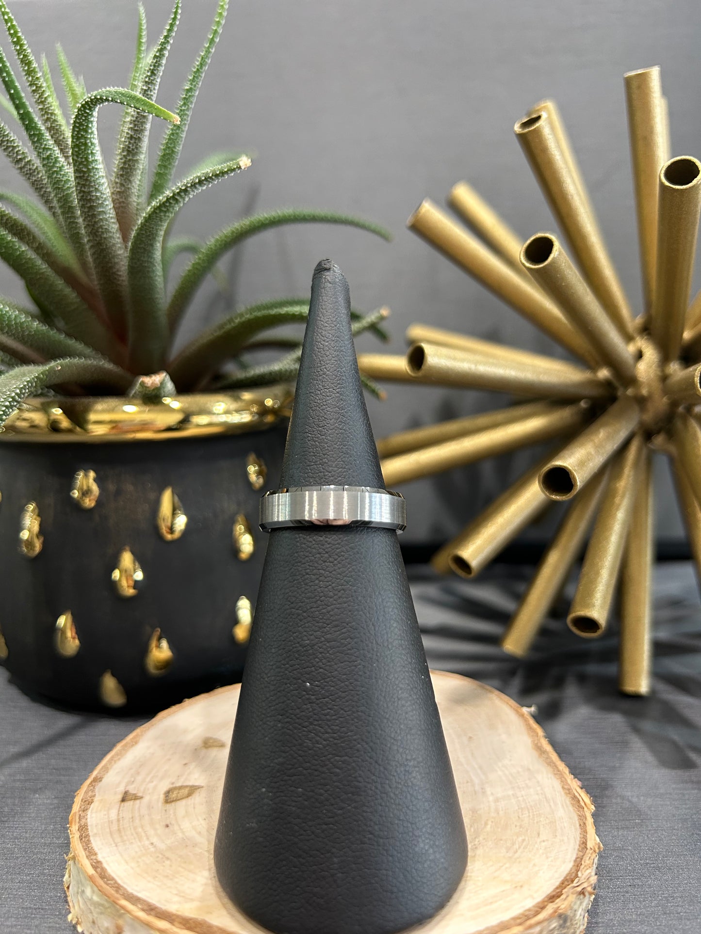 Tungsten 6mm Brush Center Malo Band