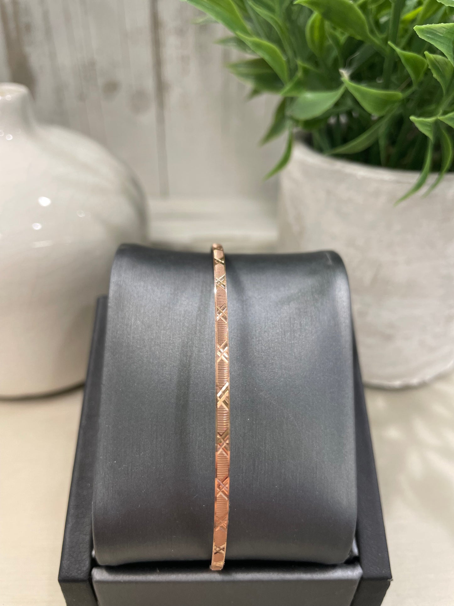 10k Rose Gold Pattern Bangle