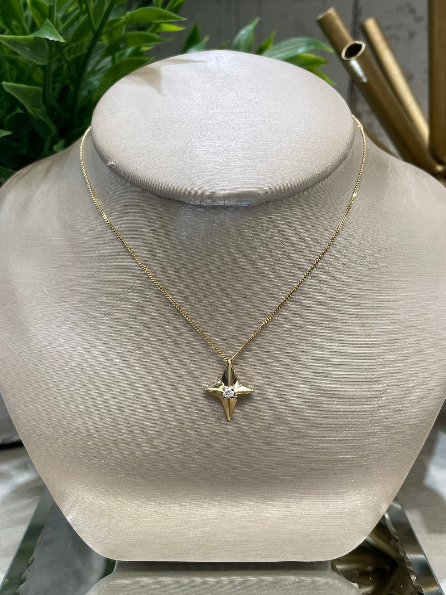 10k Gold 0.047ct Diamond Star Pendant