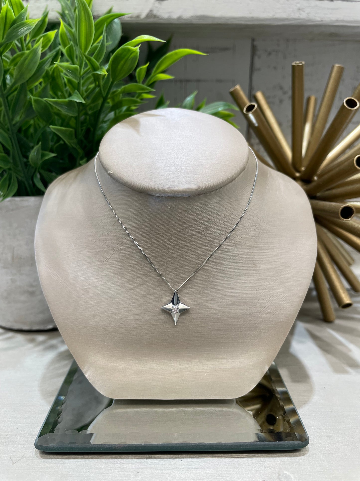 10k Gold 0.047ct Diamond Star Pendant