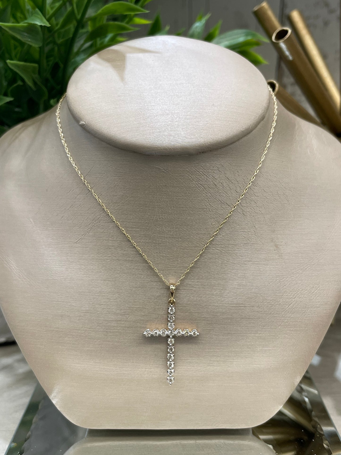10k Gold 0.25ctw Diamond Cross Pendant