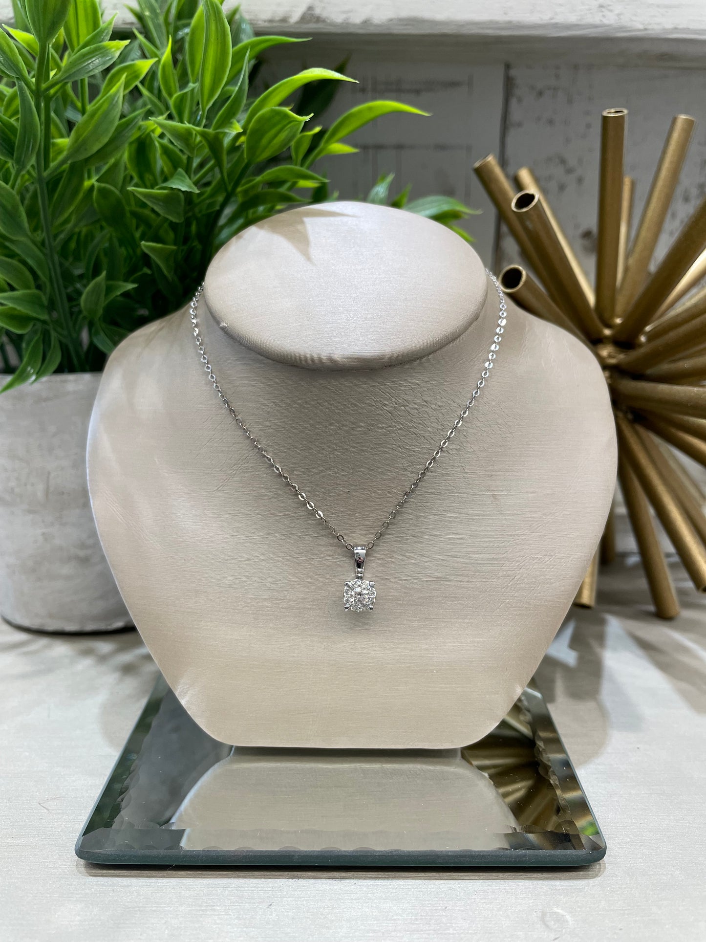 10k White Gold 0.33ctw Diamond Soleil Brilliant Pendant