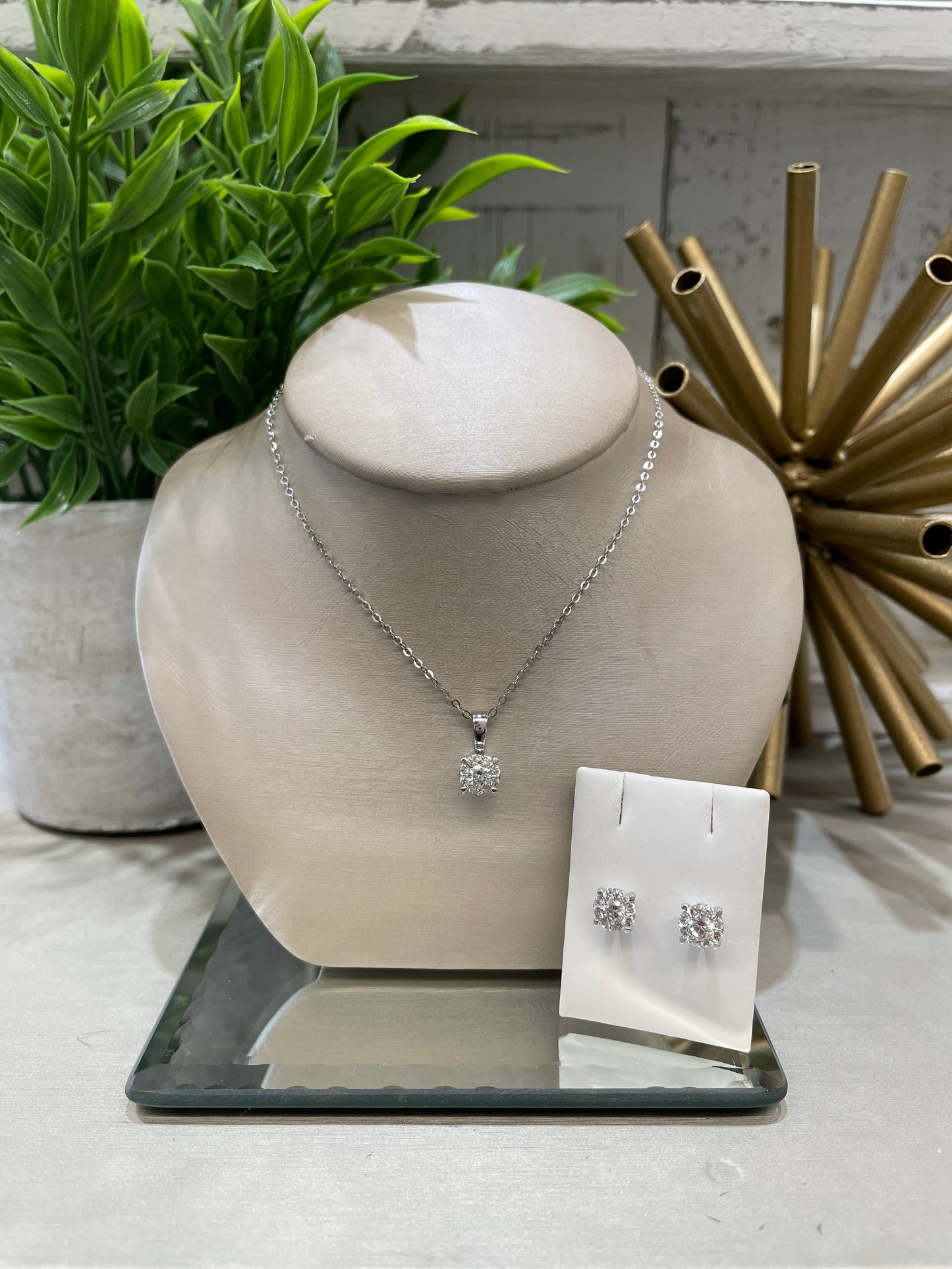 10k White Gold 0.64ctw Diamond Soleil Brilliant Stud Earrings
