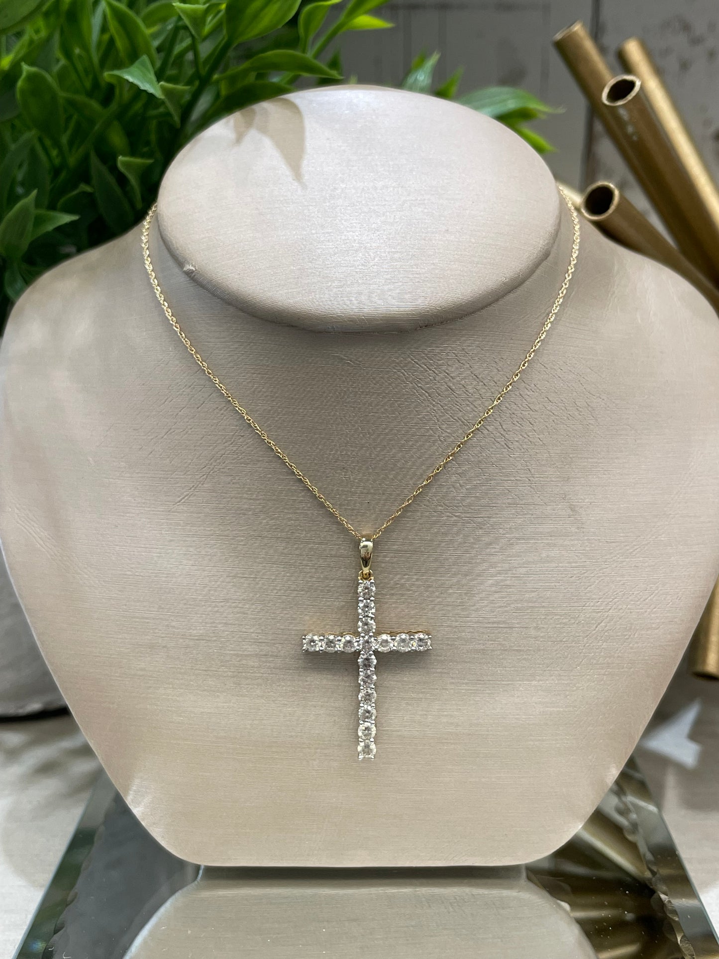 10k Yellow Gold 1.00ctw Diamond Cross Pendant