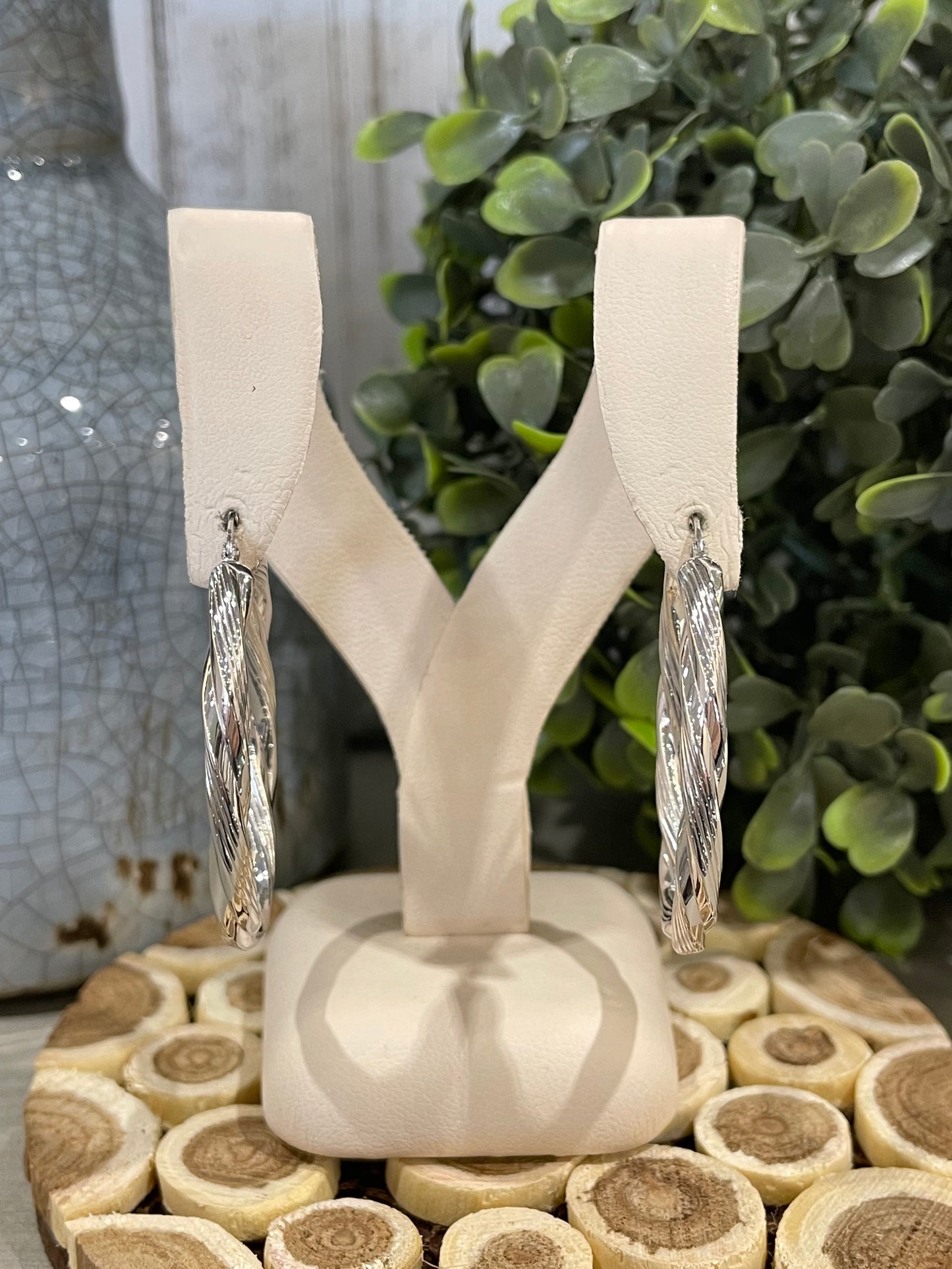 10k White Gold Ribbon Oval Hoop Earrings