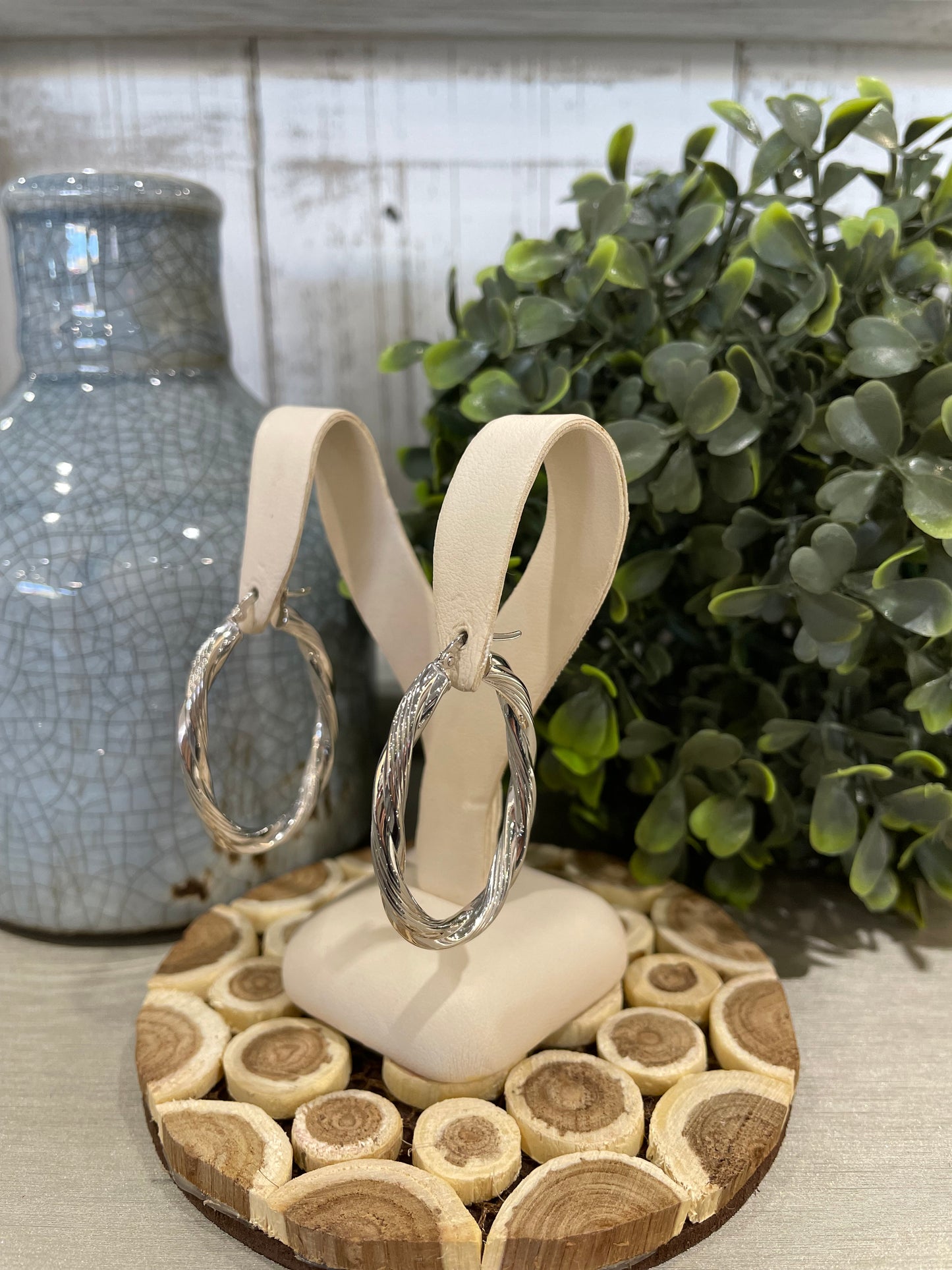 10k White Gold Ribbon Oval Hoop Earrings