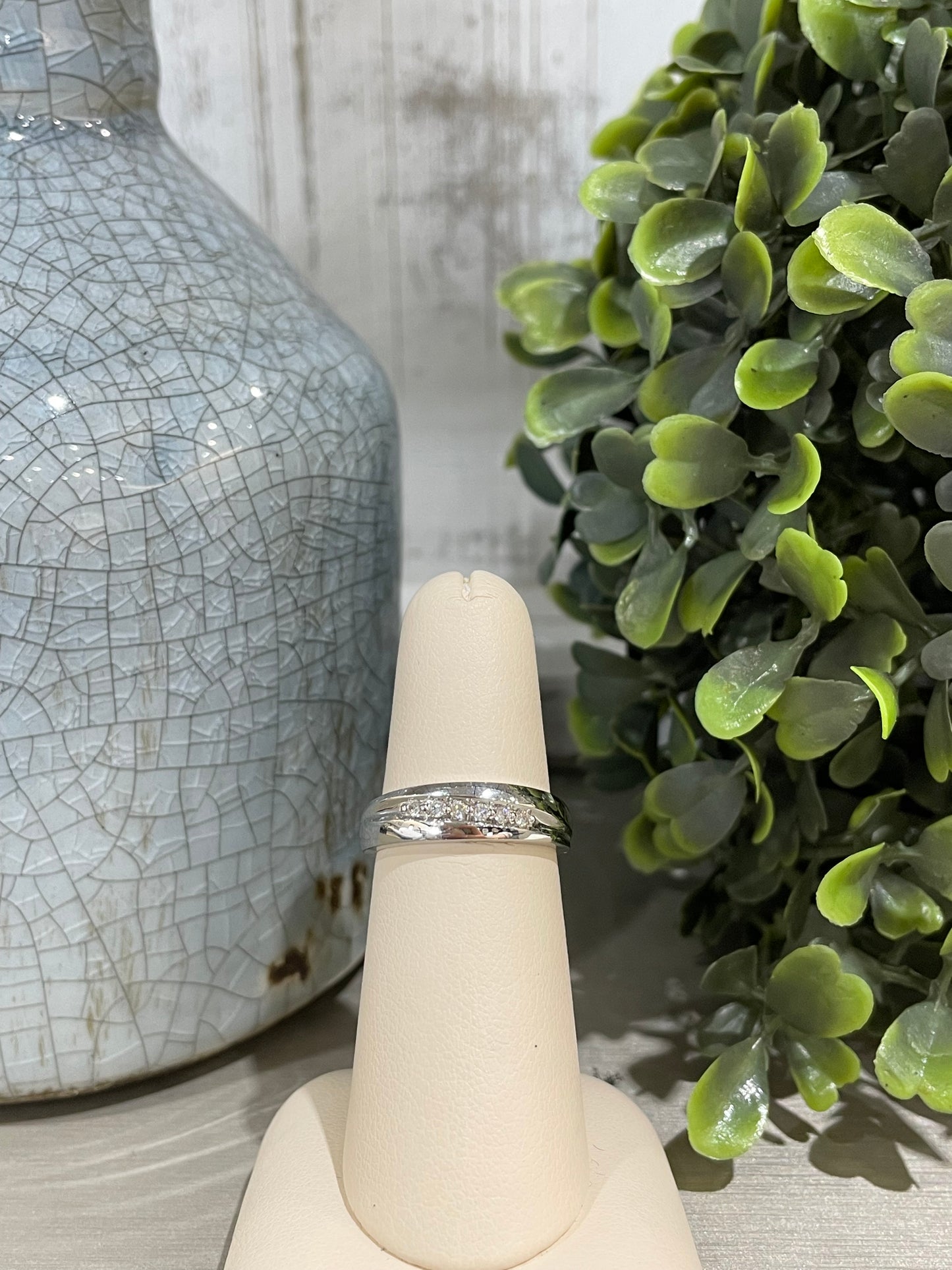 10k White Gold 0.14ctw Diamond Channel Wedding Band