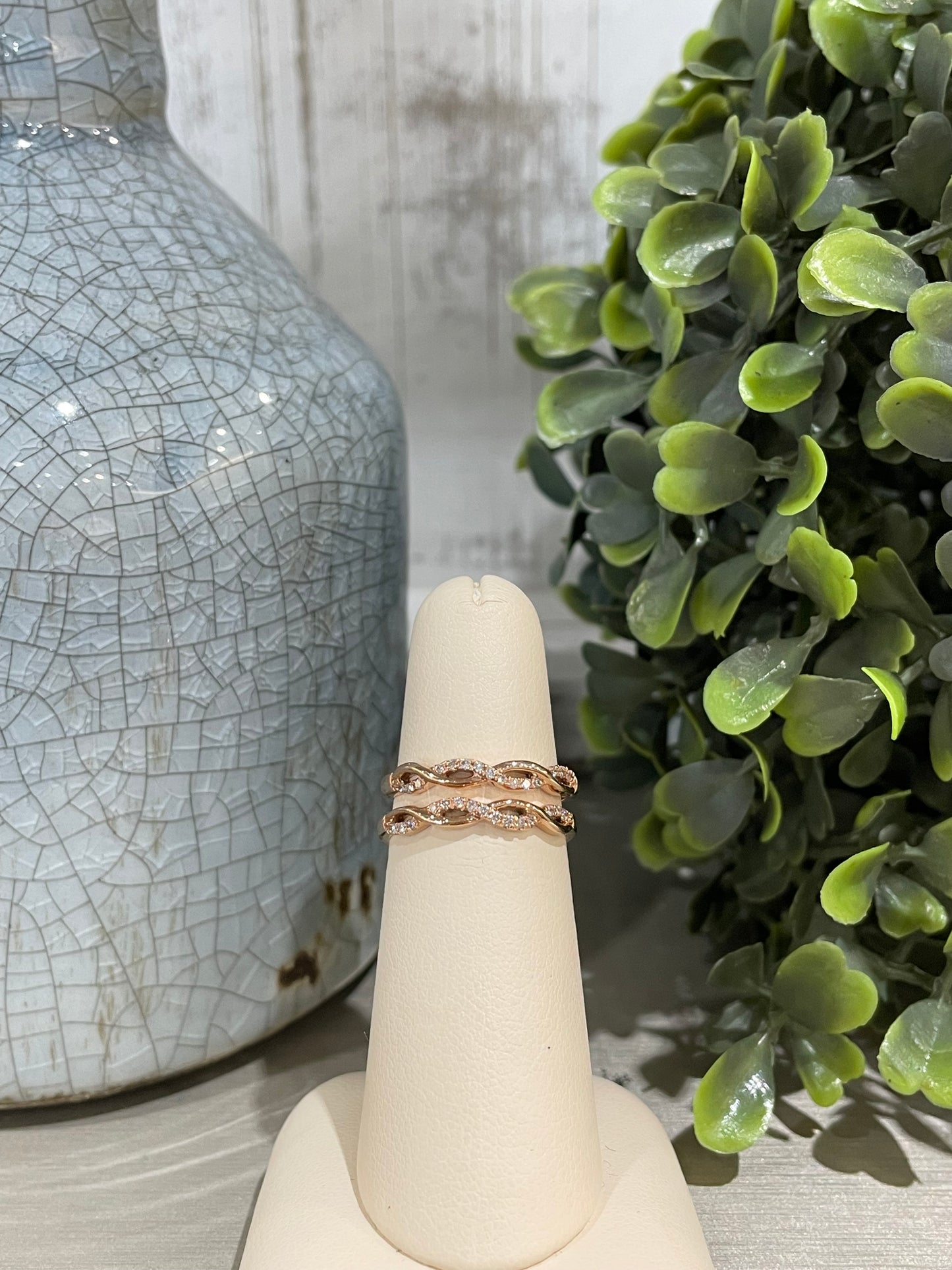 10k Rose Gold 0.15ctw Diamond Double Ribbon Band