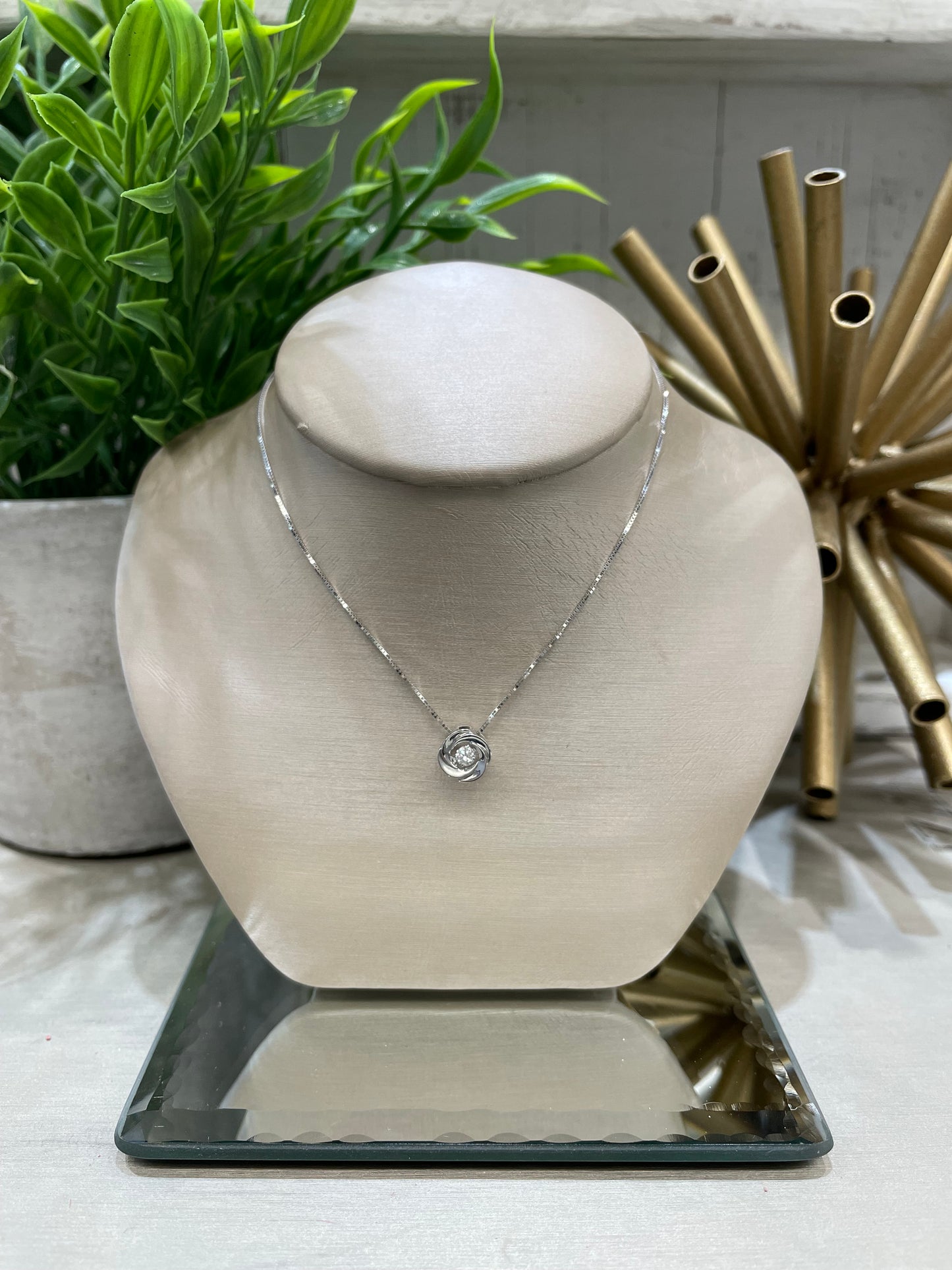 10k White Gold 0.10ct Diamond Swirl Twinkle Pendant
